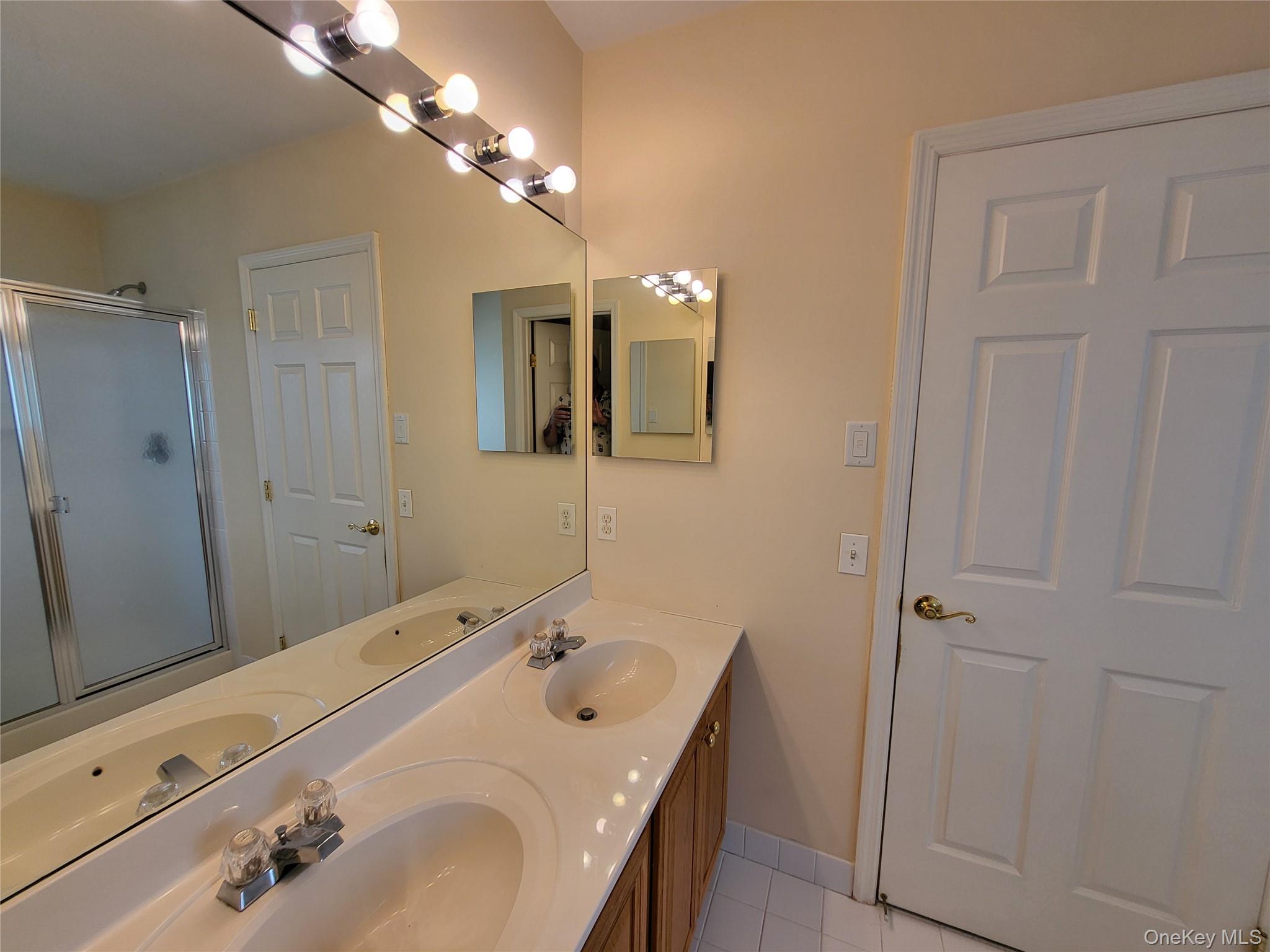 48 Kate Circle, Middle Island, NY 11953