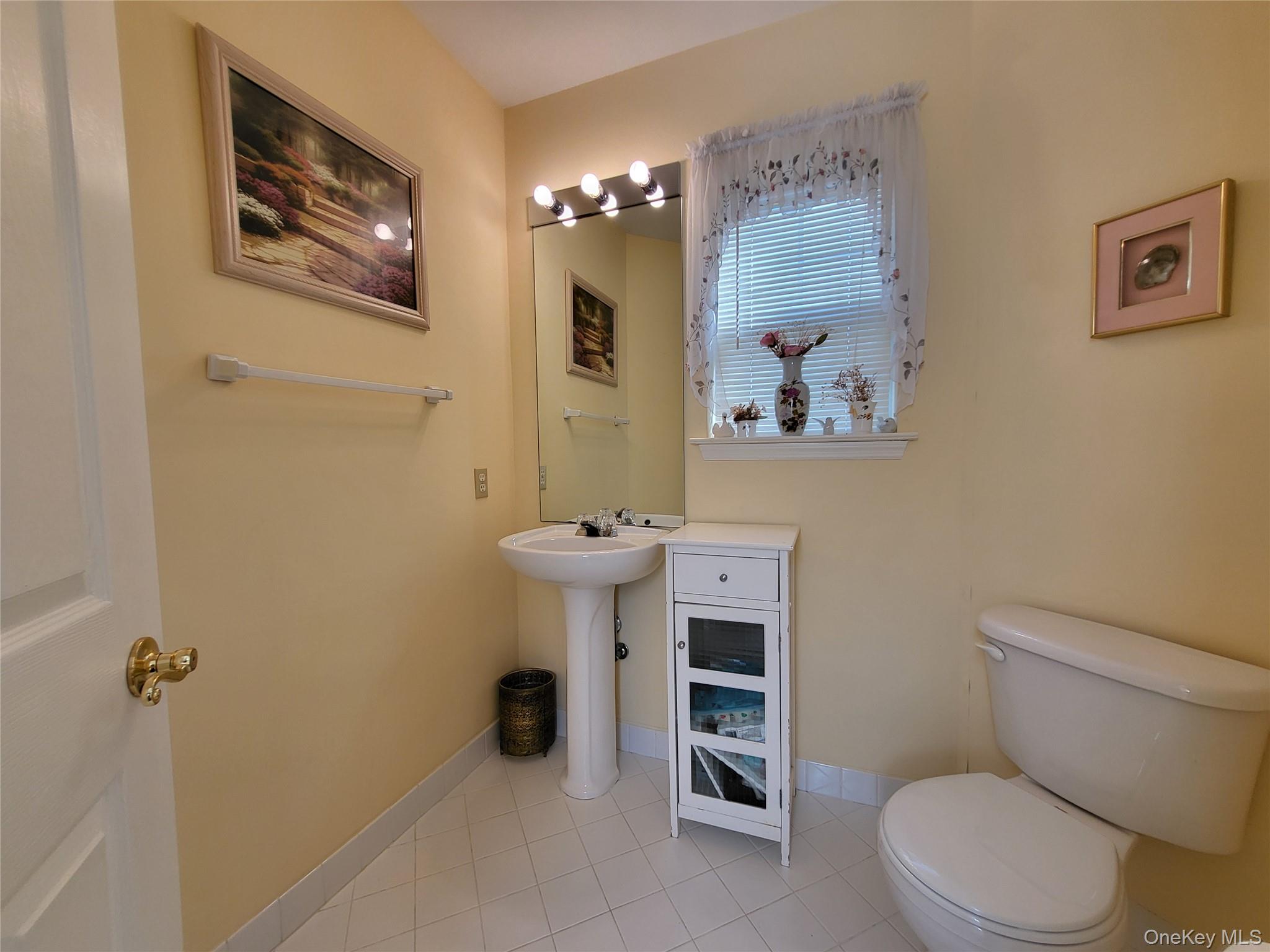 48 Kate Circle, Middle Island, NY 11953