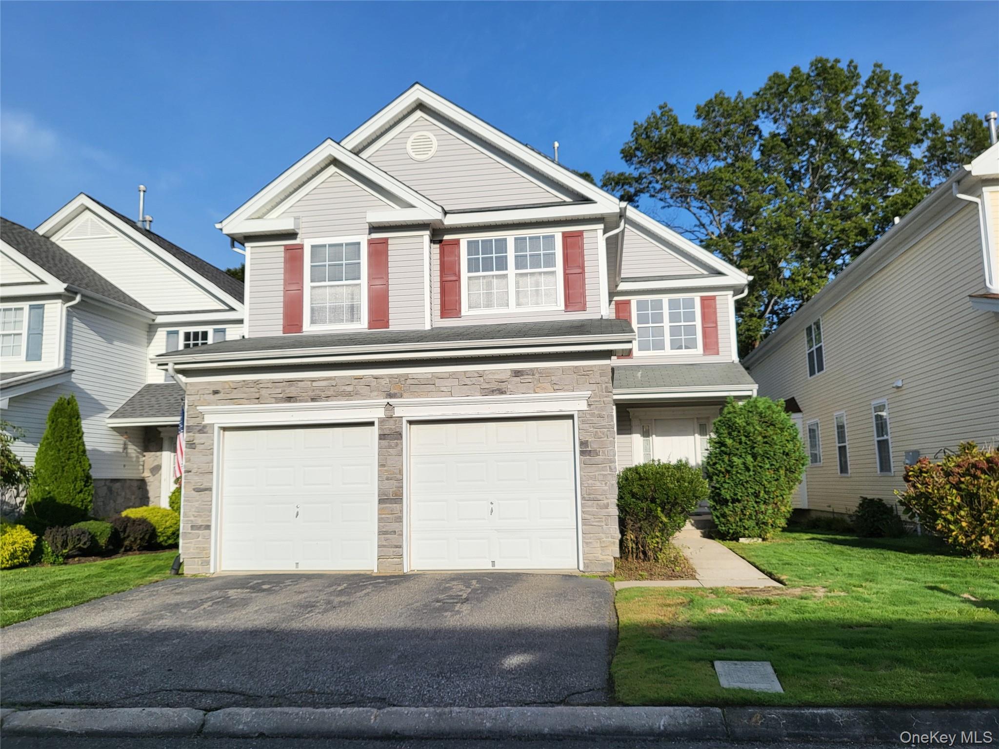 48 Kate Circle, Middle Island, NY 11953