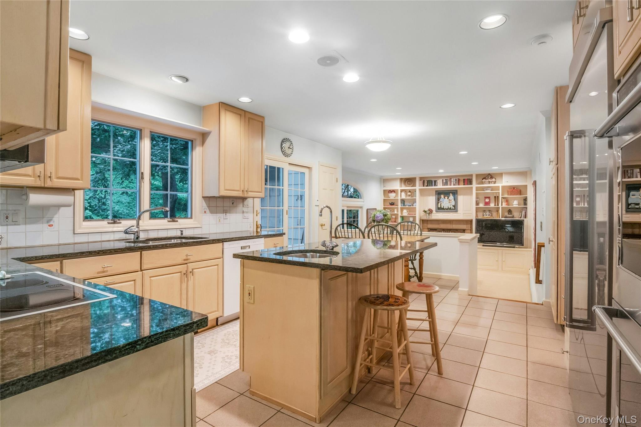 20 Pamela Place, Millwood, NY 10546