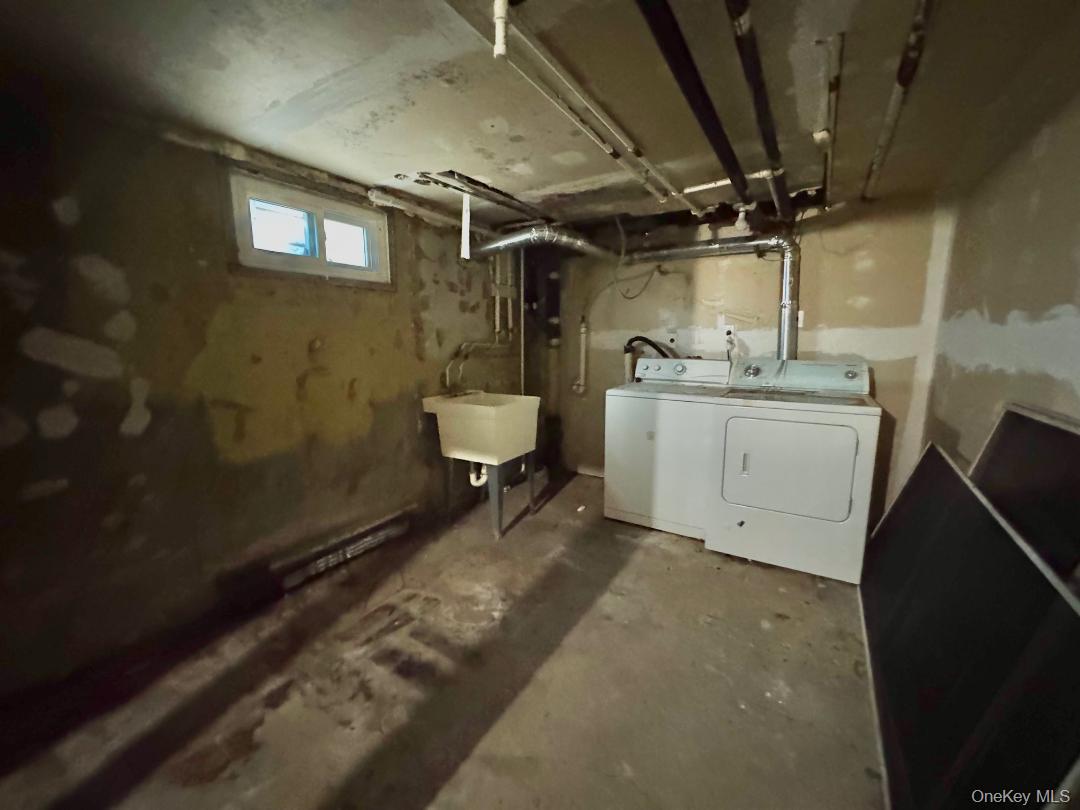 425-427 Front Street, Hempstead, NY 11550