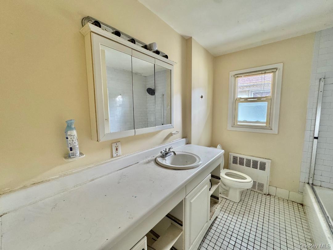 425-427 Front Street, Hempstead, NY 11550