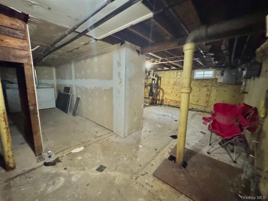 425-427 Front Street, Hempstead, NY 11550