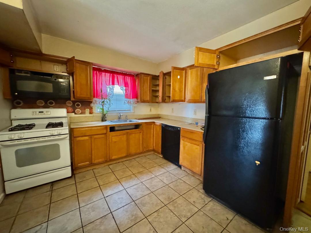 425-427 Front Street, Hempstead, NY 11550