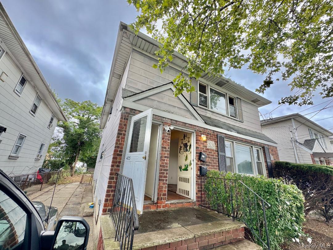 425-427 Front Street, Hempstead, NY 11550