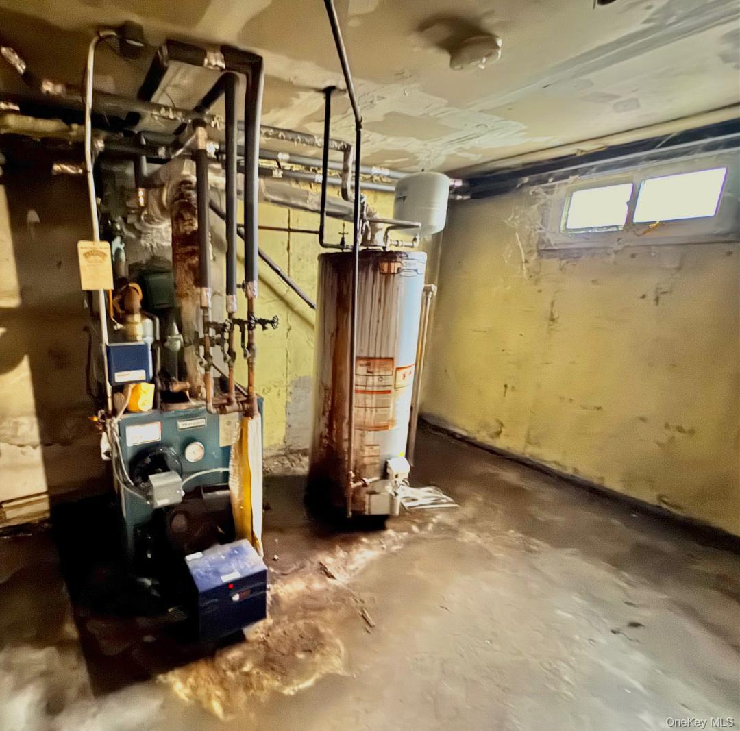 425-427 Front Street, Hempstead, NY 11550