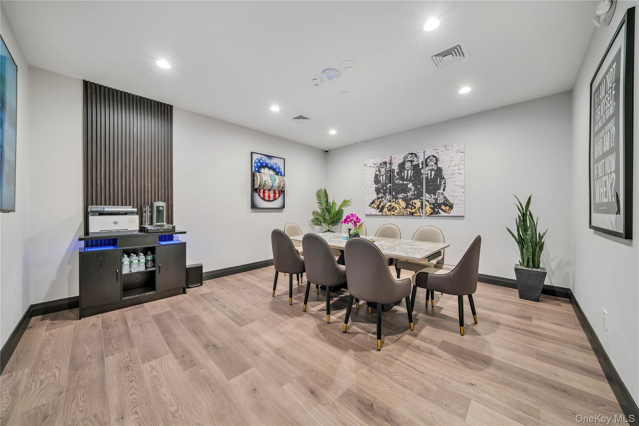 101 Searing Avenue # 507, Mineola, NY 11501