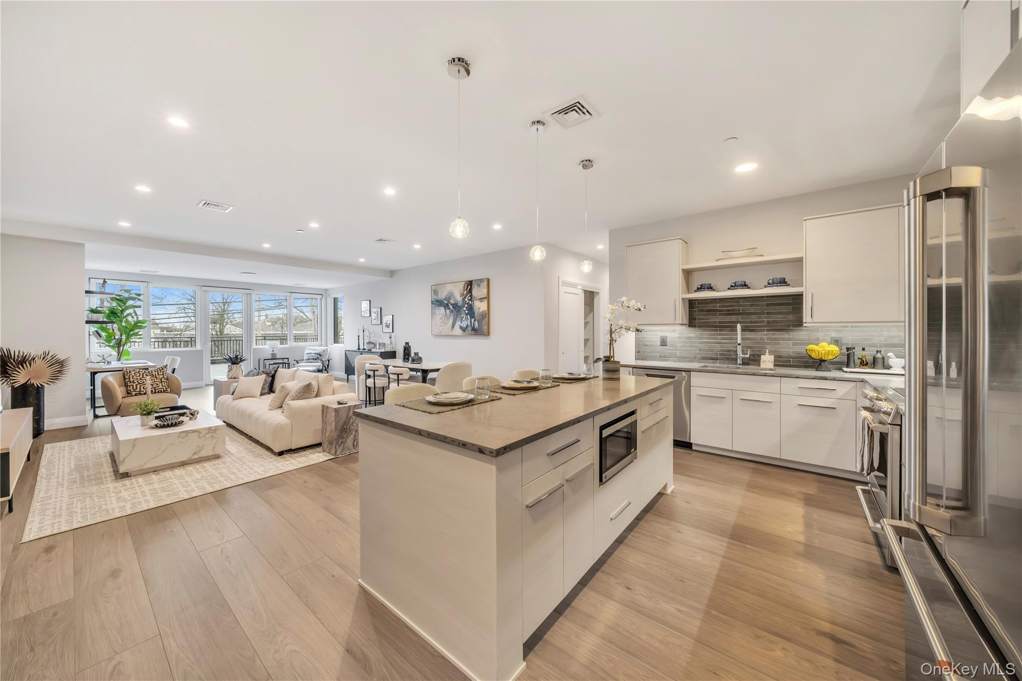 101 Searing Avenue # 408, Mineola, NY 11501