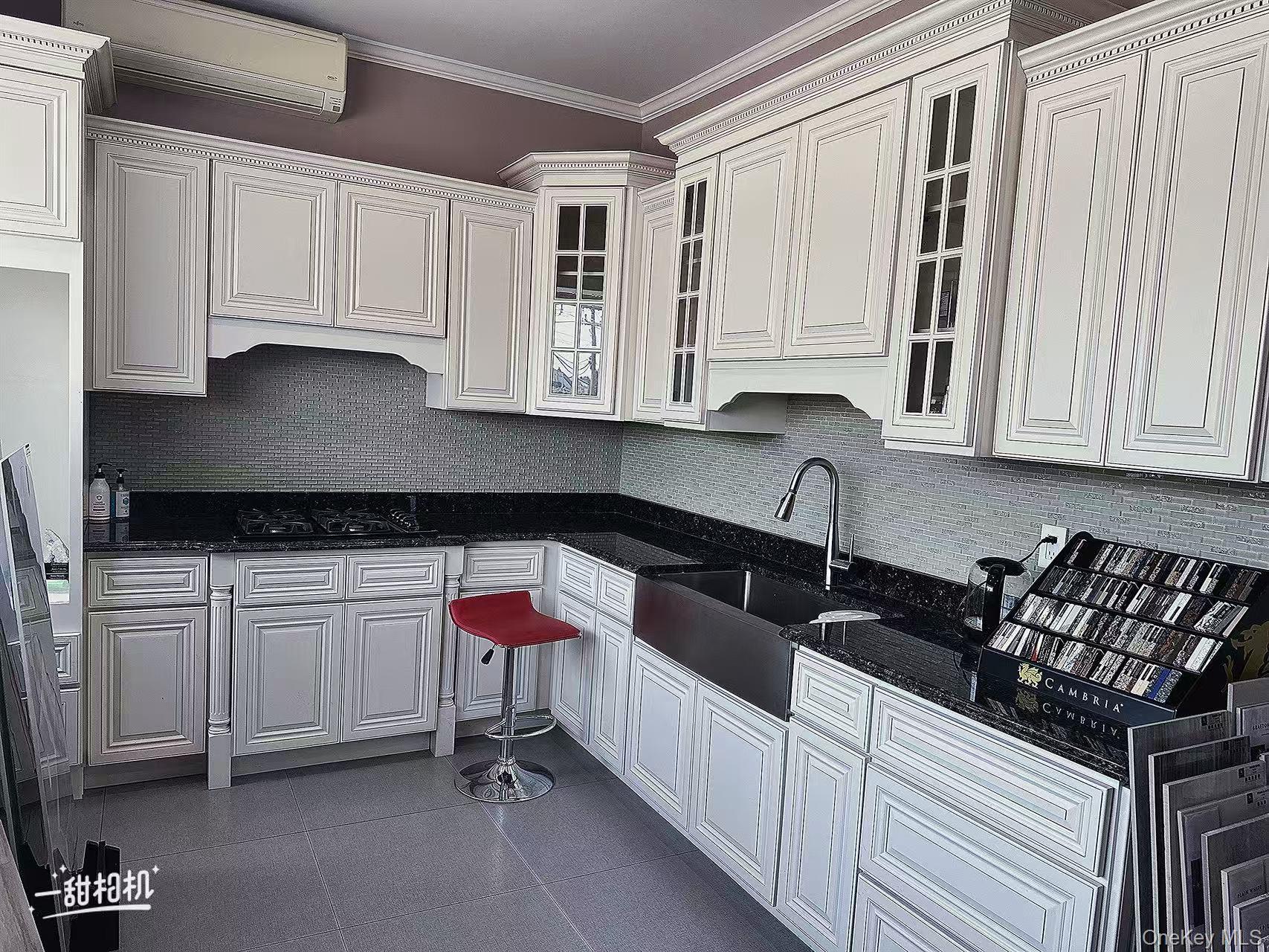 869 Old Country Road, Westbury, NY 11590