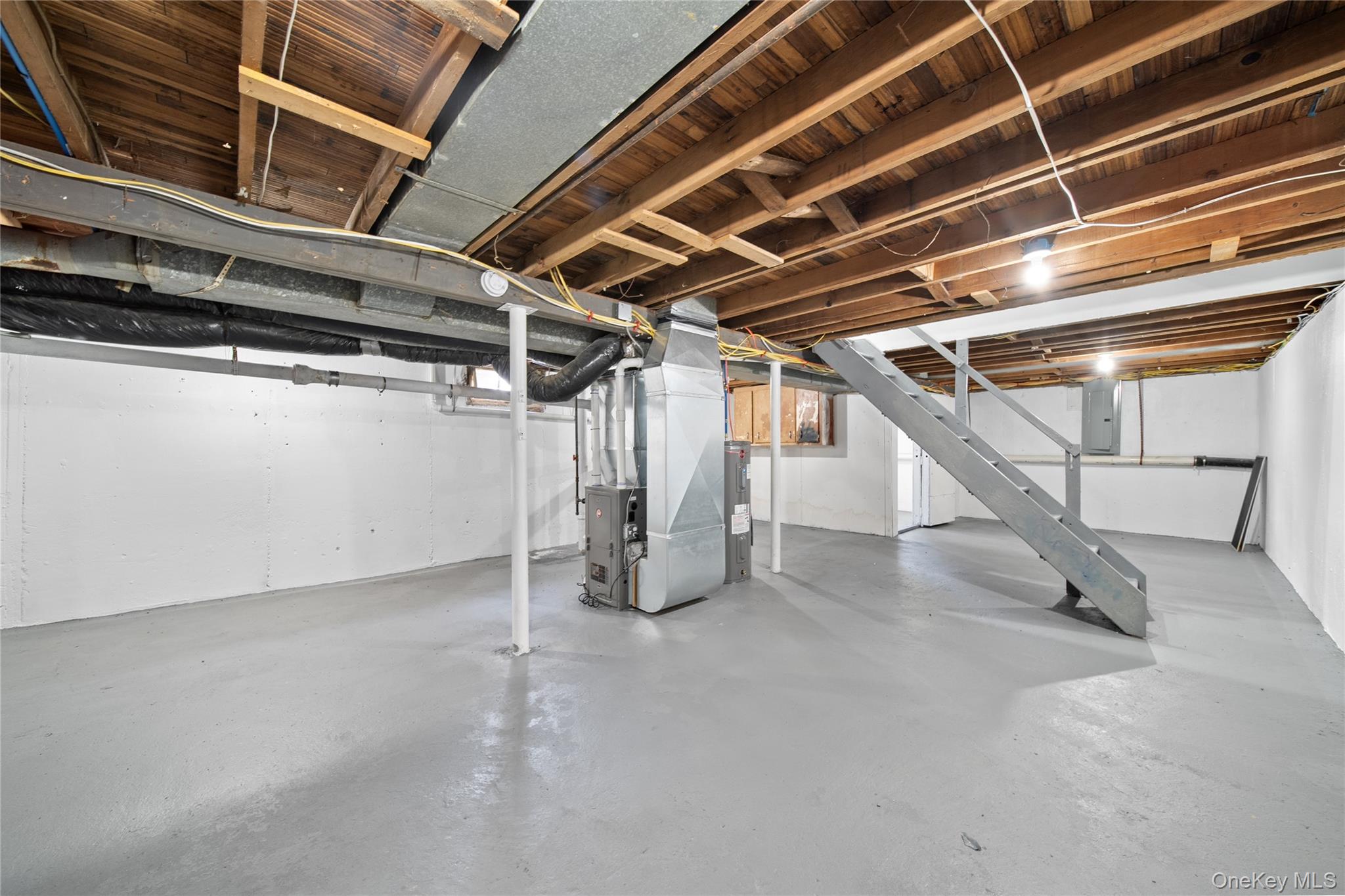 21 Lehigh Avenue, Centereach, NY 11720