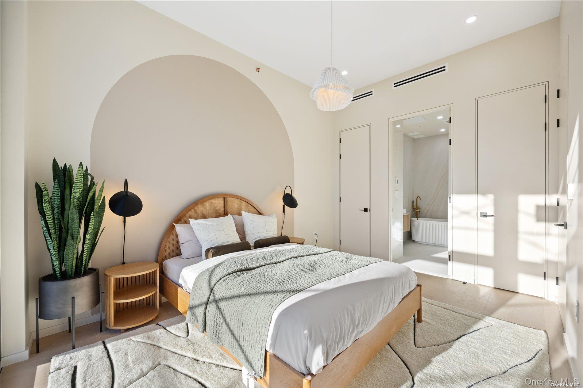 31-16 21st Street # PH1E, Astoria, NY 11106