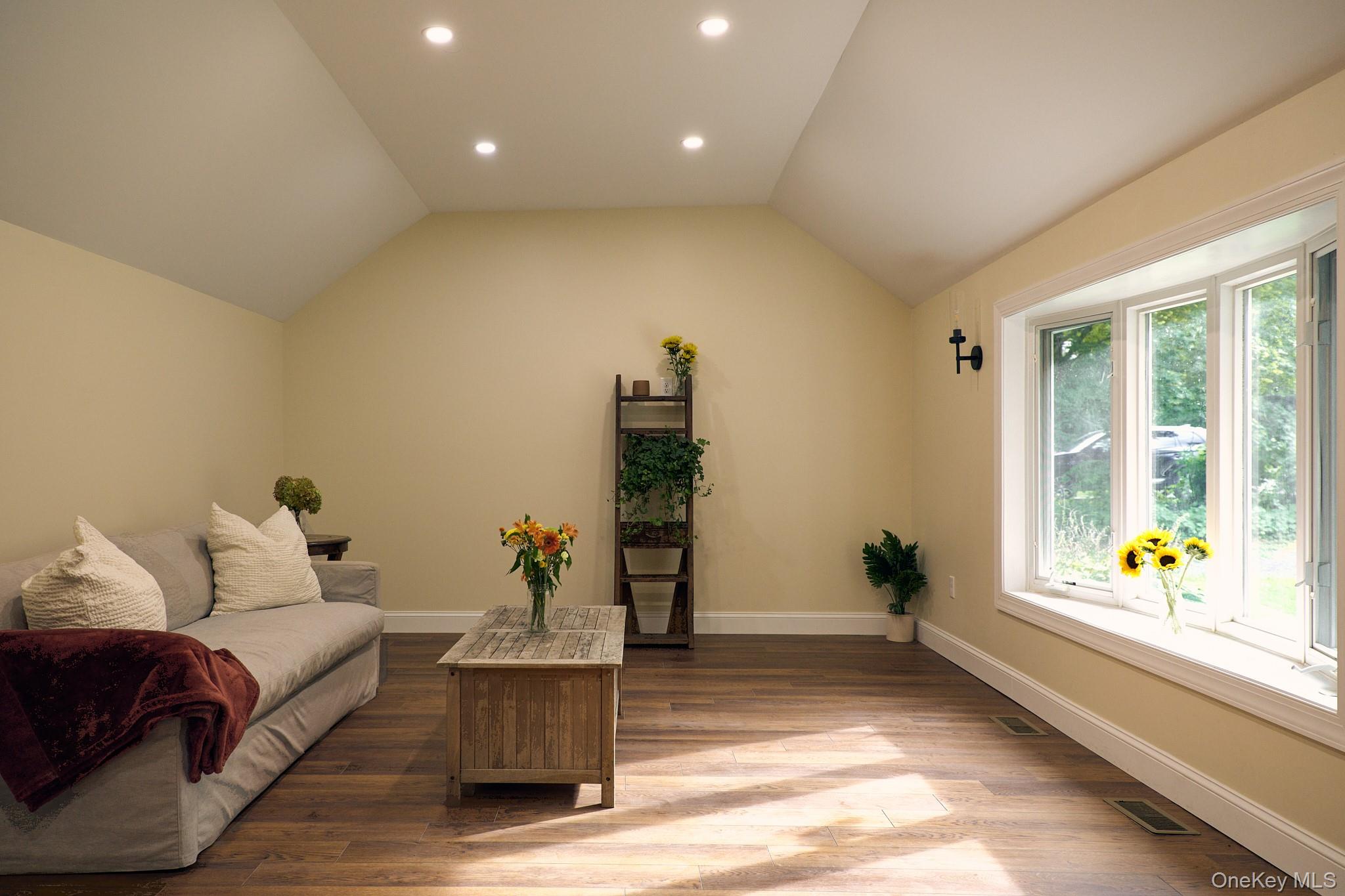 536 River Road, Rhinebeck, NY 12572