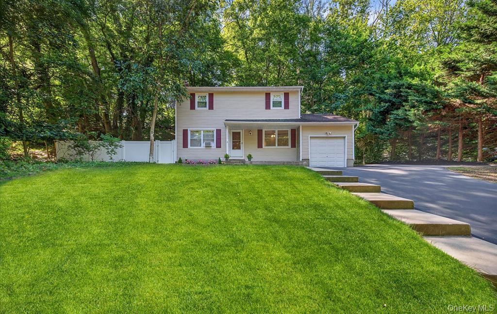 1152 N Country Road, Stony Brook, NY 11790