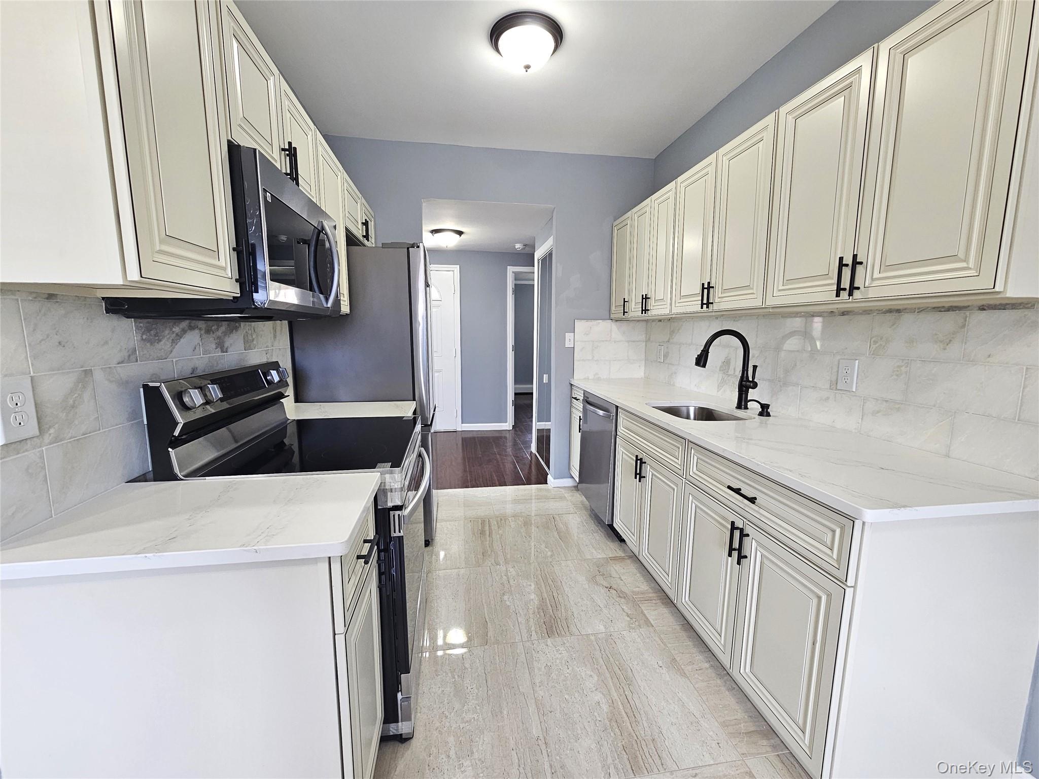 114 Granny Road, Farmingville, NY 11738