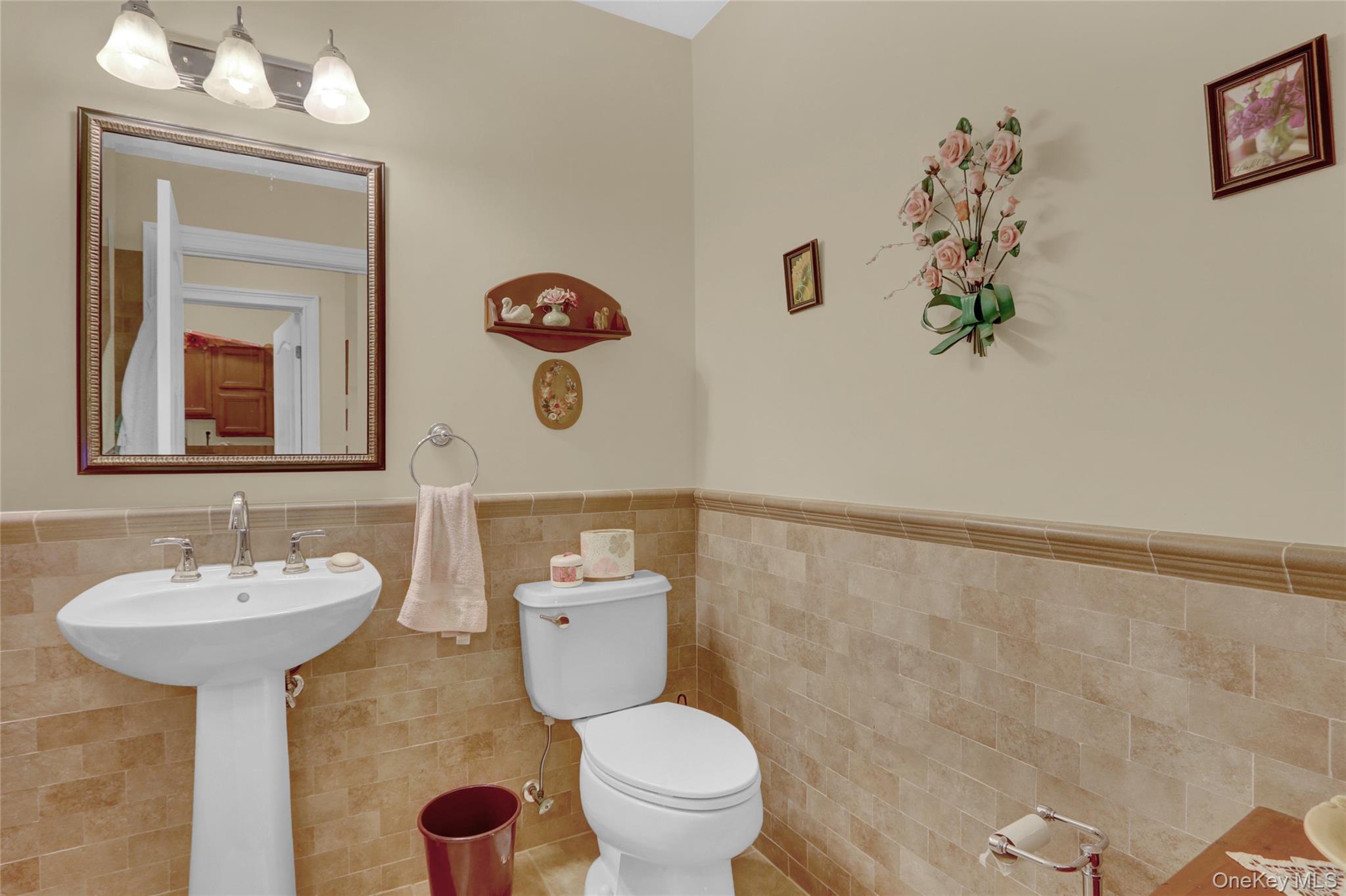 16 Della Drive, West Babylon, NY 11704