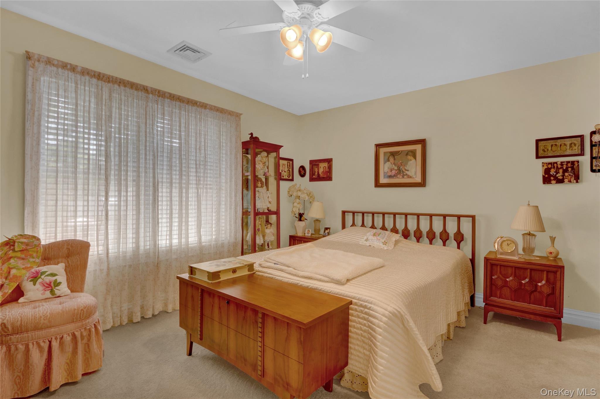 16 Della Drive, West Babylon, NY 11704