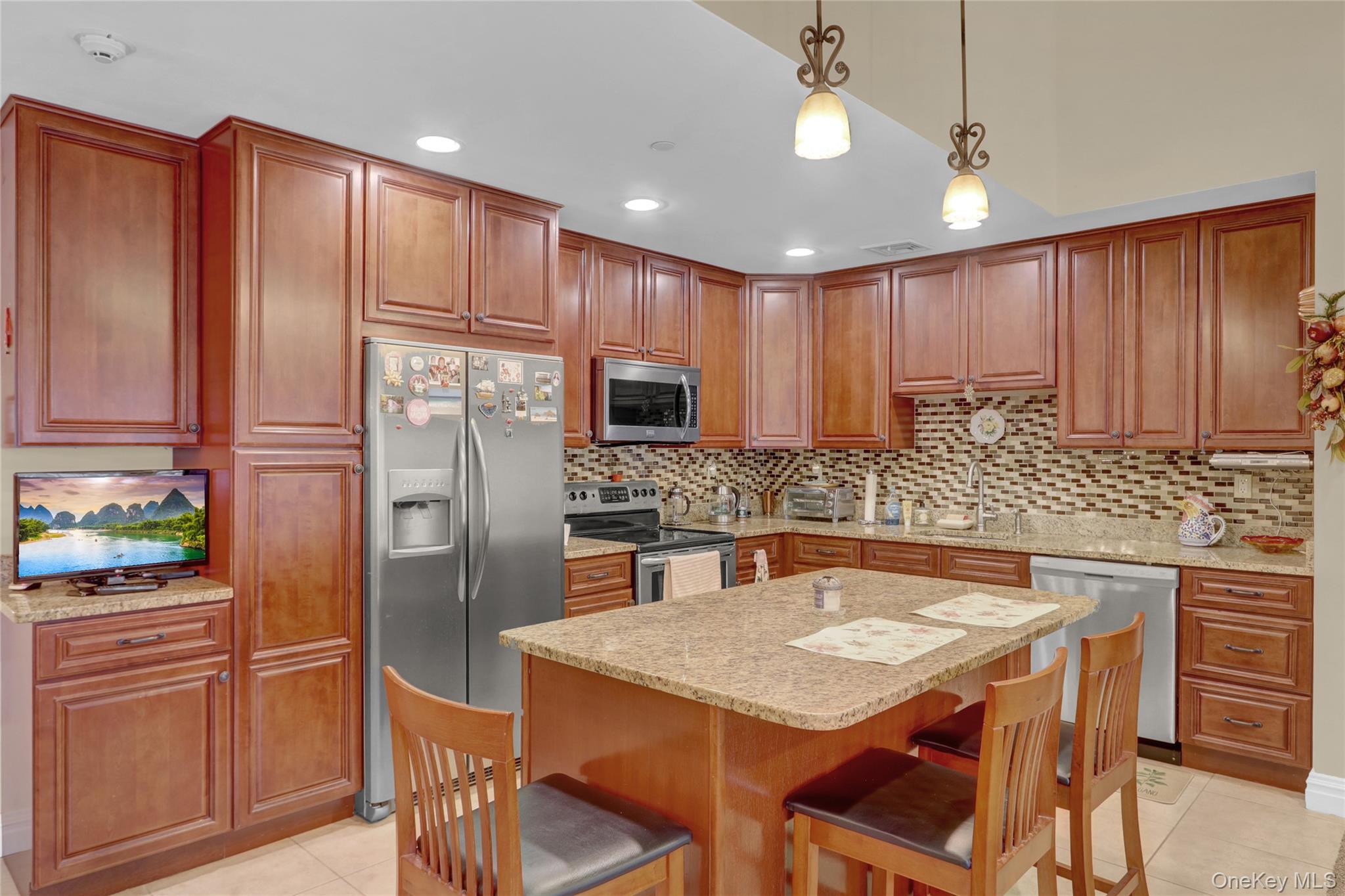 16 Della Drive, West Babylon, NY 11704