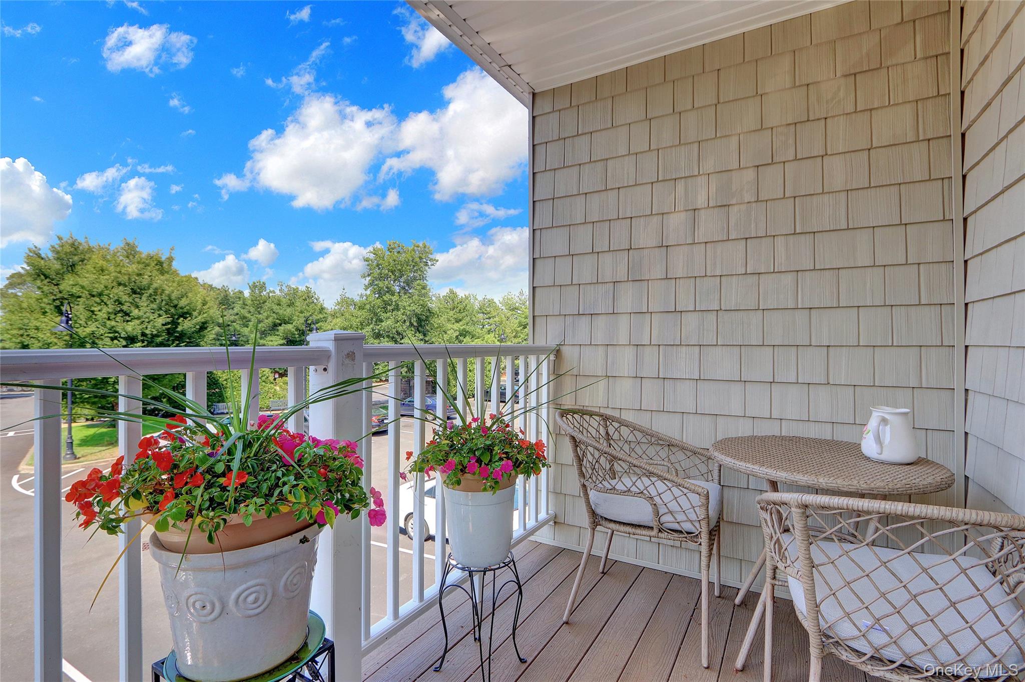 16 Della Drive, West Babylon, NY 11704