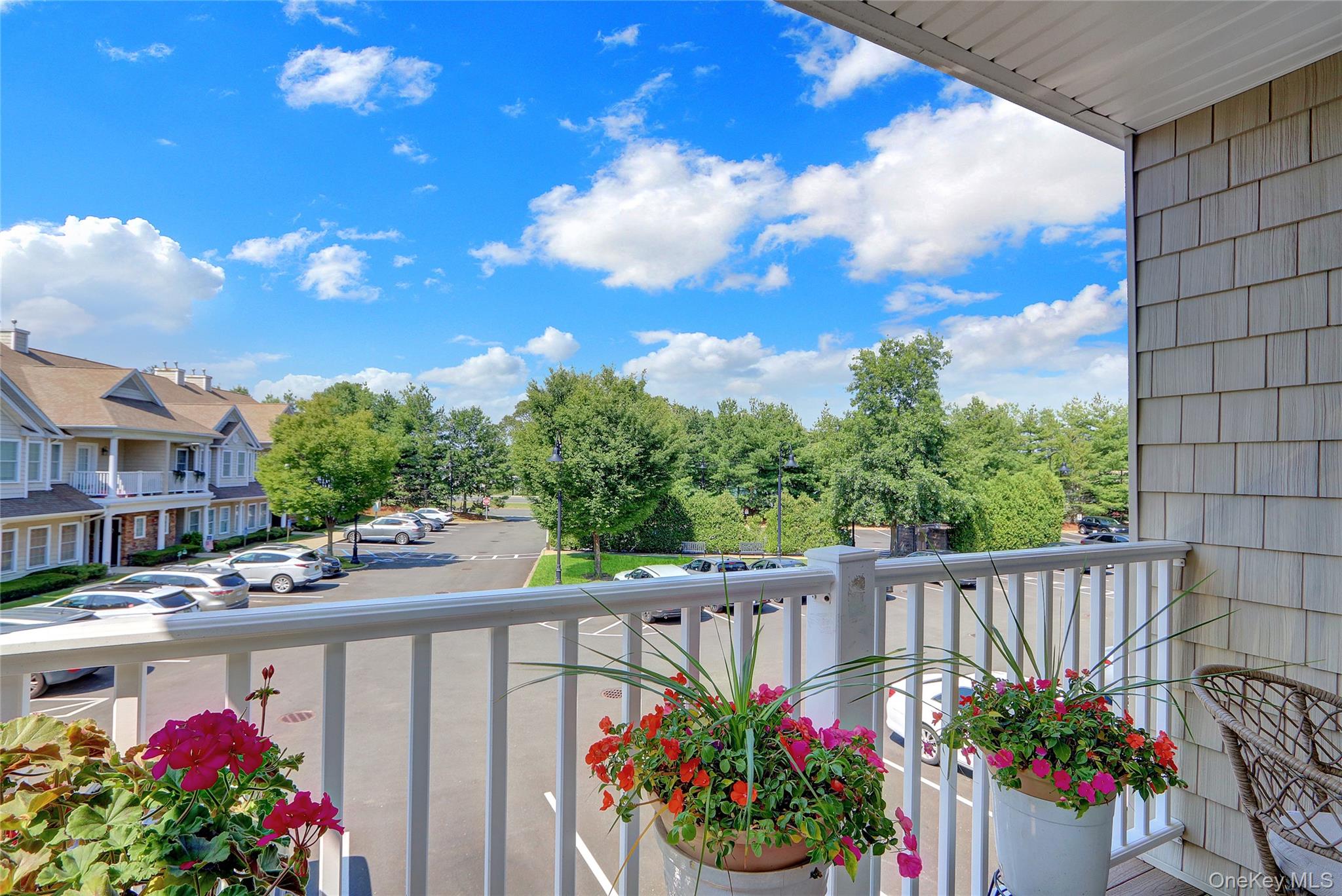 16 Della Drive, West Babylon, NY 11704