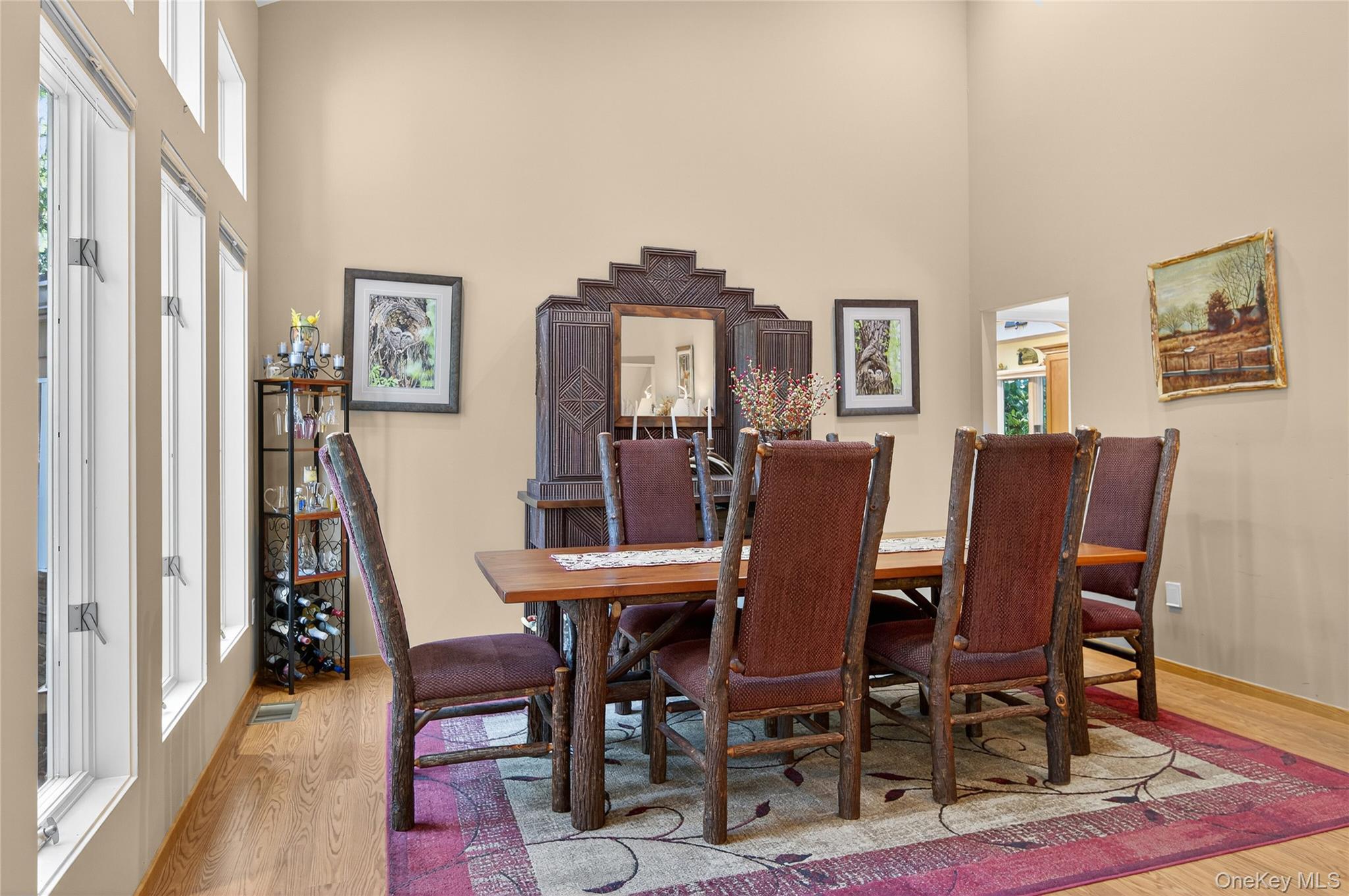 18 Roundtree Drive, Melville, NY 11747