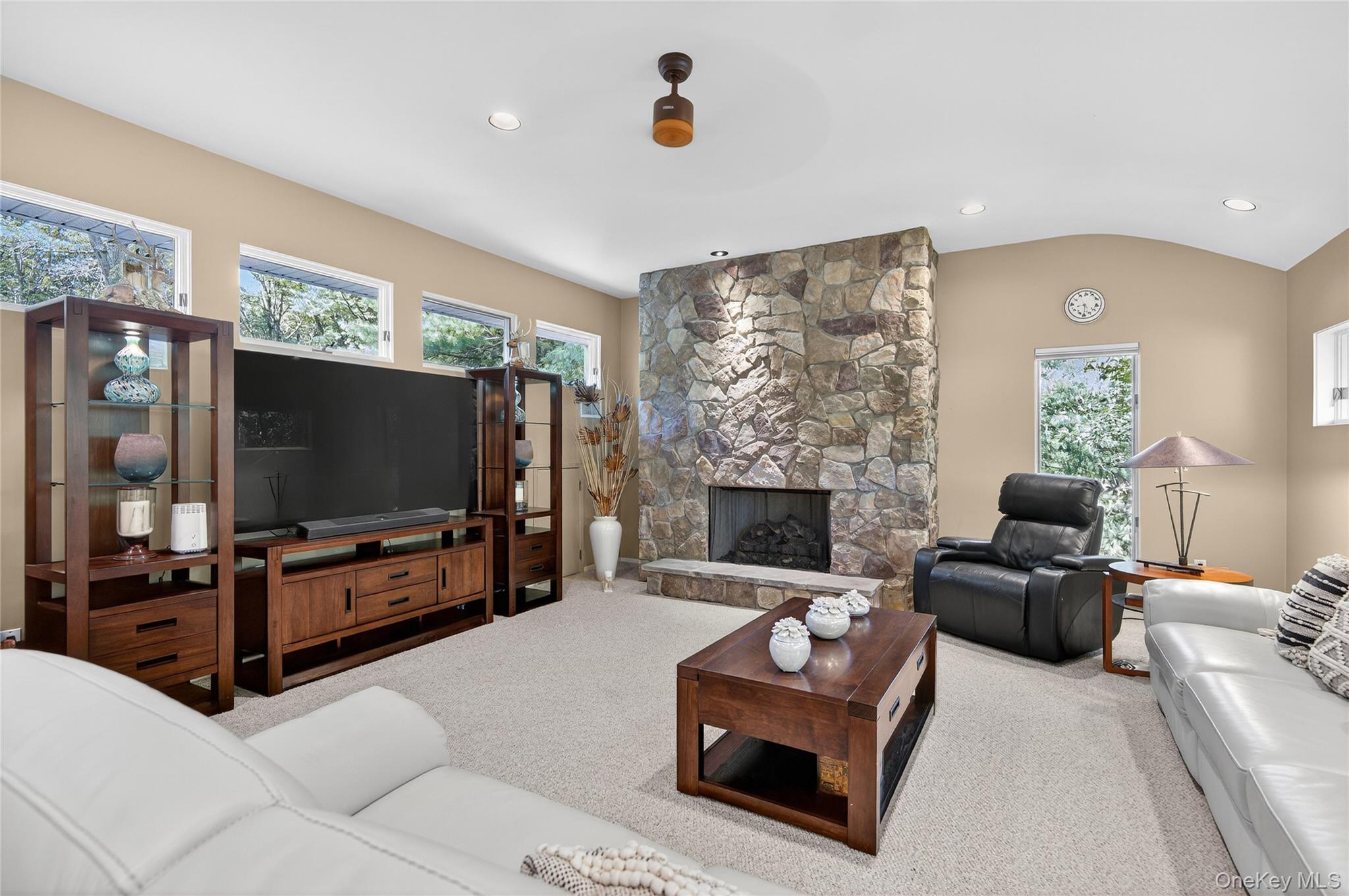 18 Roundtree Drive, Melville, NY 11747