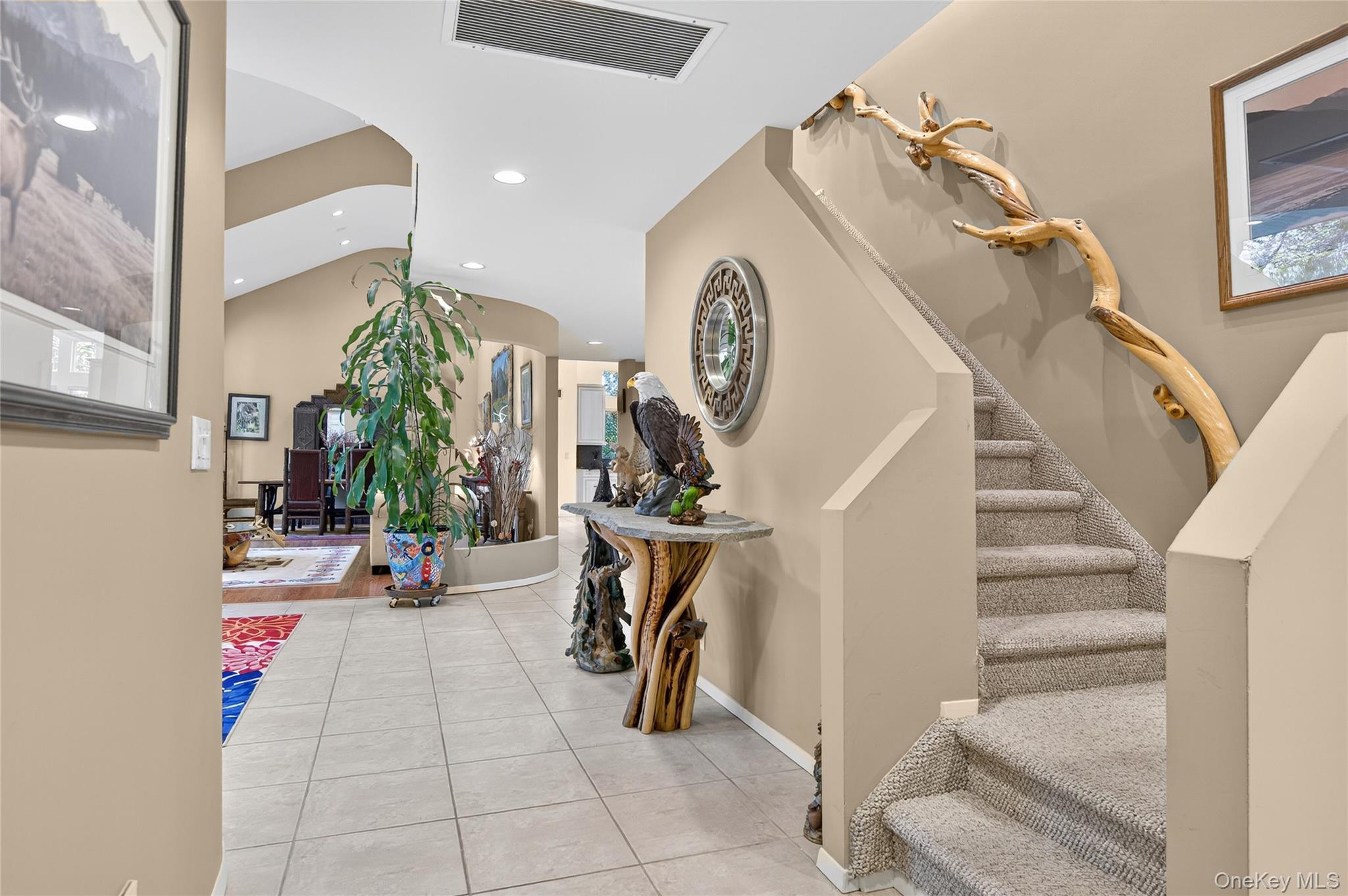 18 Roundtree Drive, Melville, NY 11747