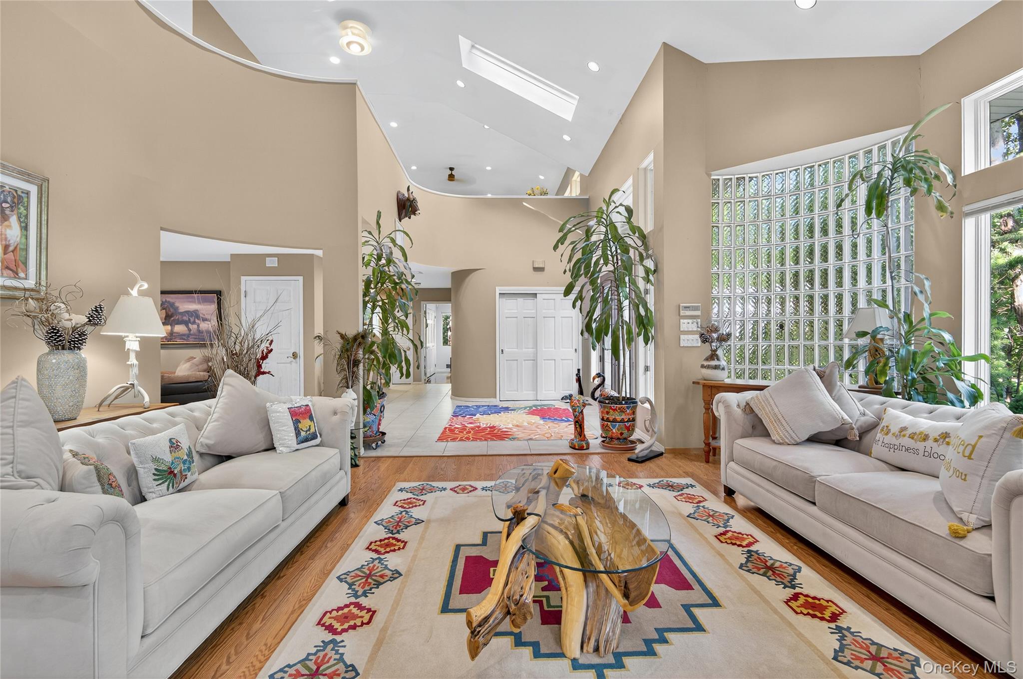 18 Roundtree Drive, Melville, NY 11747