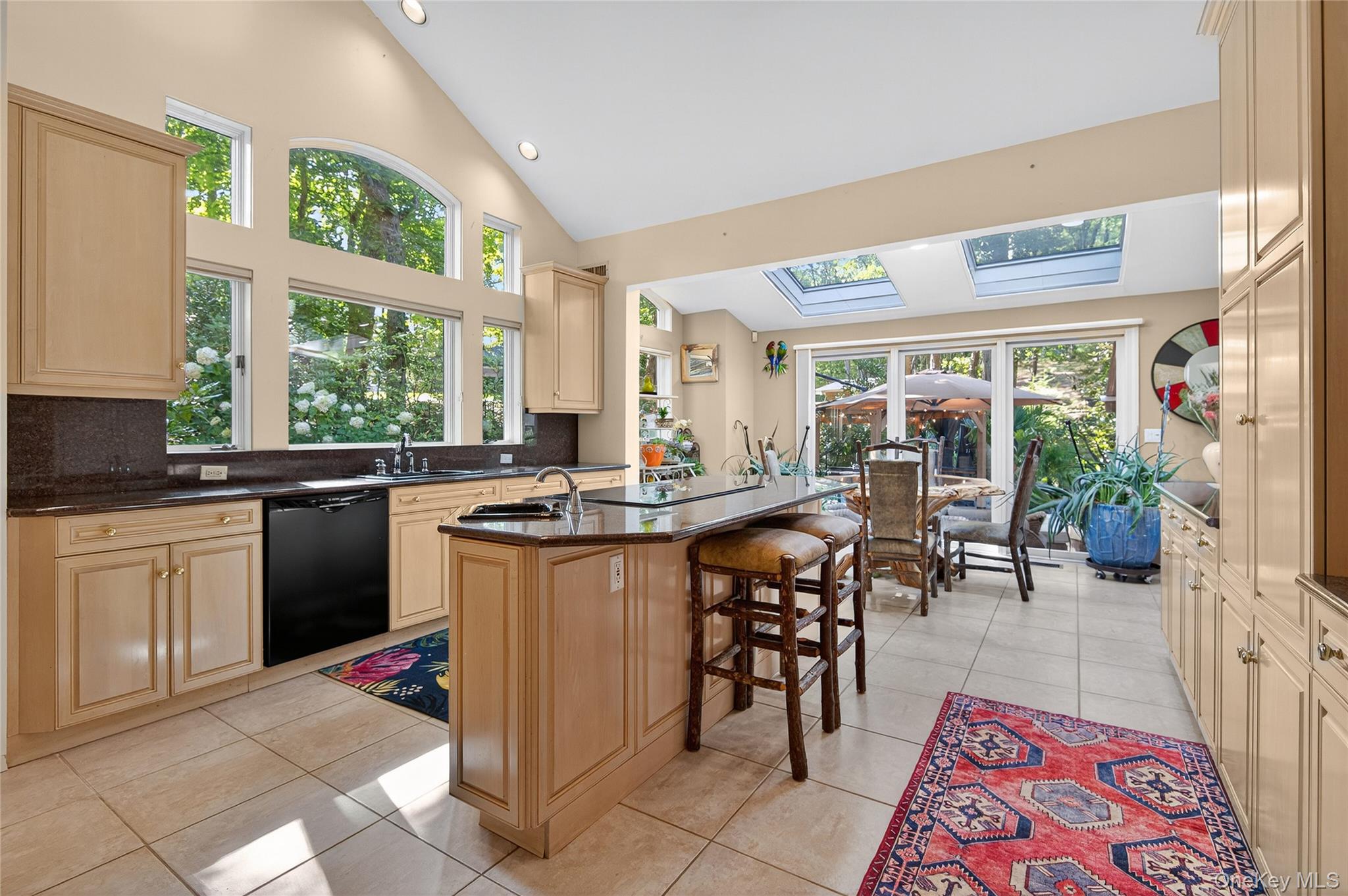 18 Roundtree Drive, Melville, NY 11747