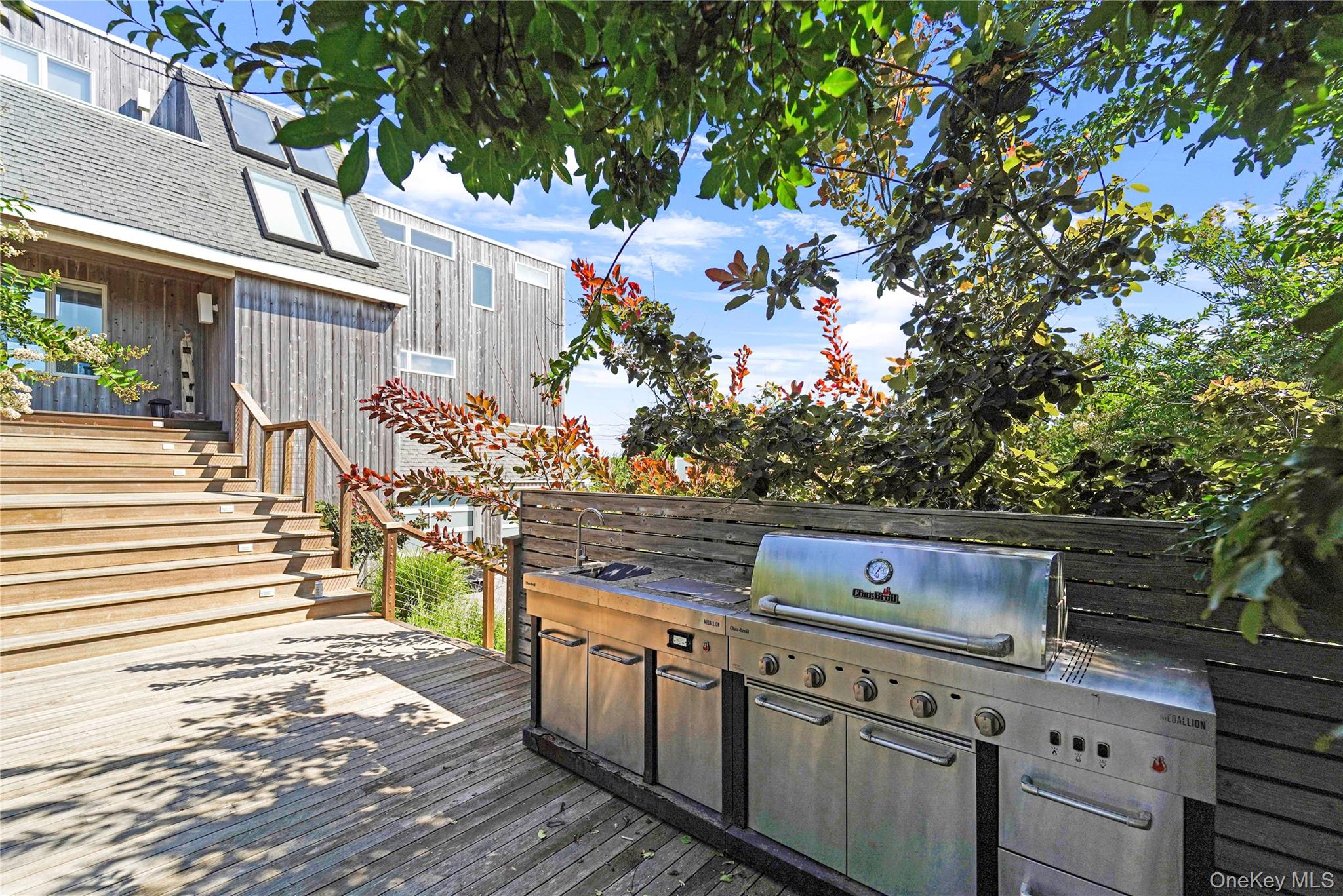 548 Dune Road, Westhampton Beach, NY 11977