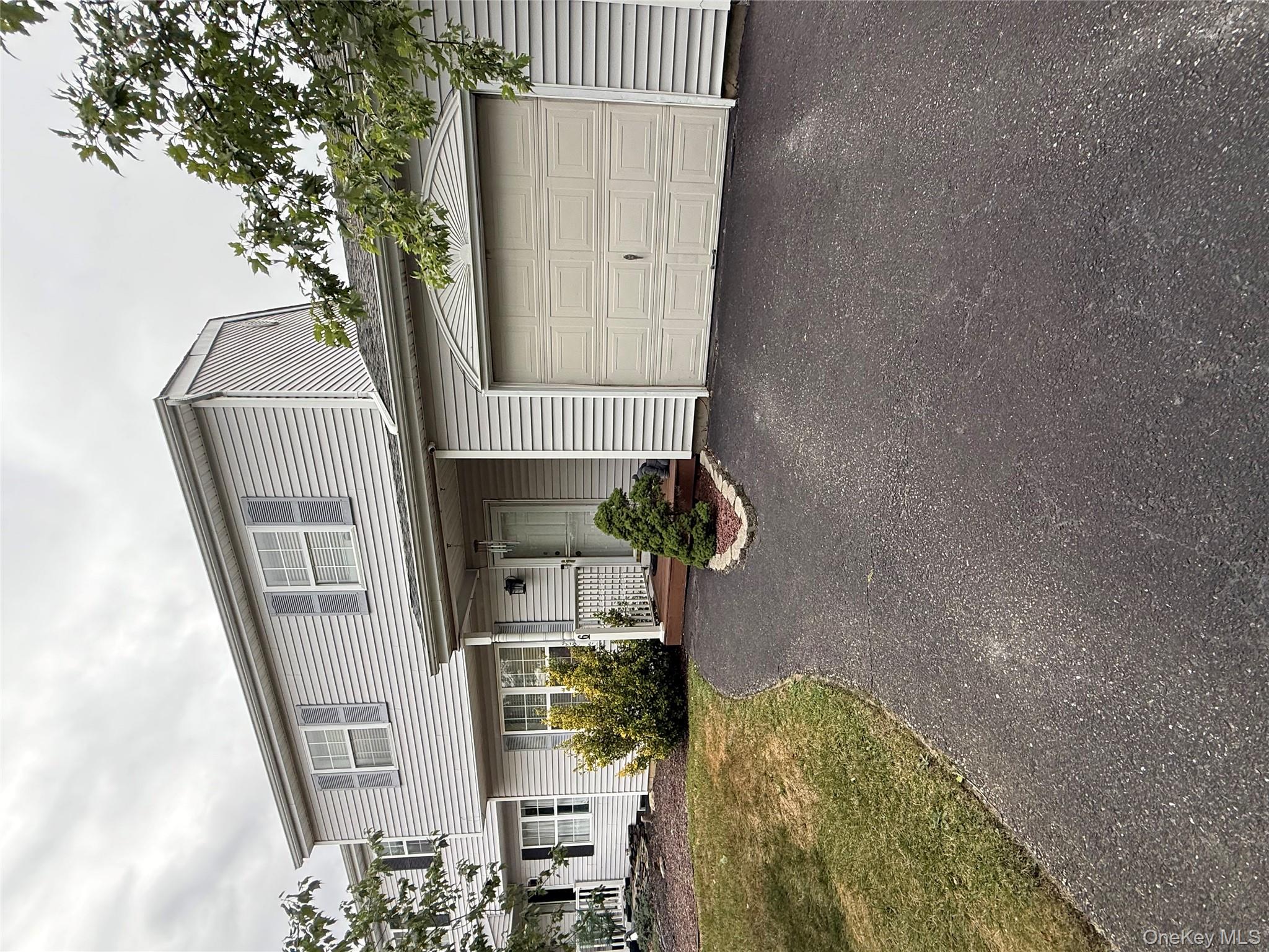 6 Walnut Street, Central Islip, NY 11722