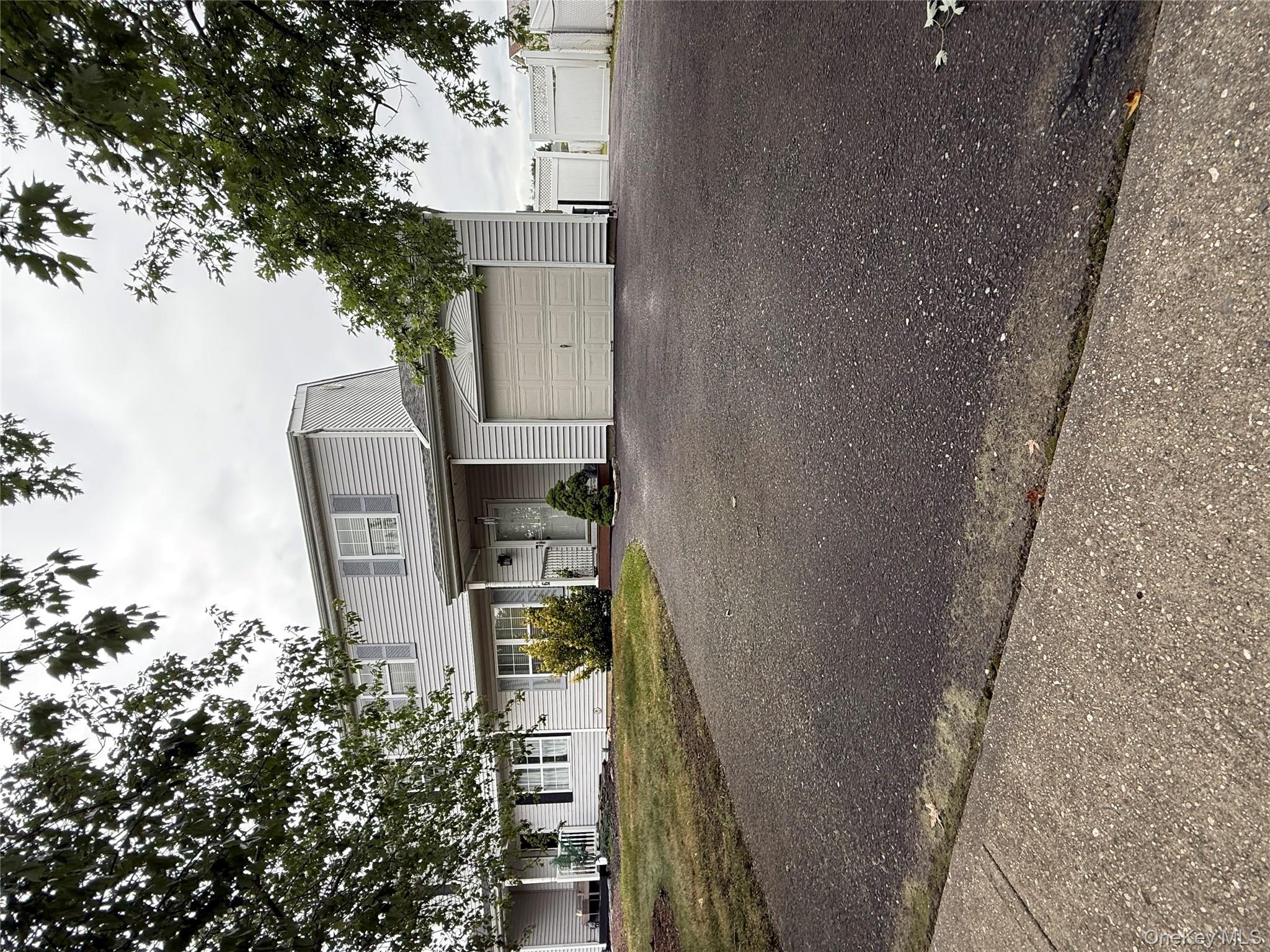 6 Walnut Street, Central Islip, NY 11722