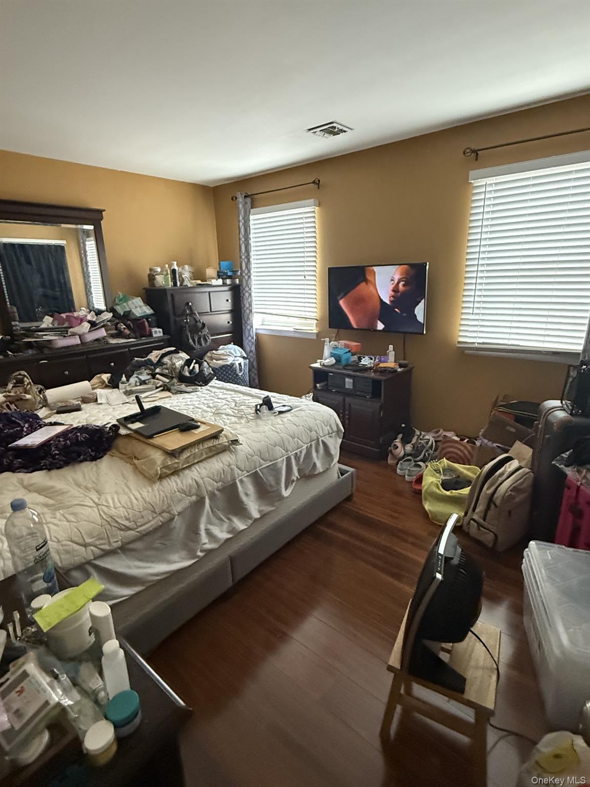 6 Walnut Street, Central Islip, NY 11722