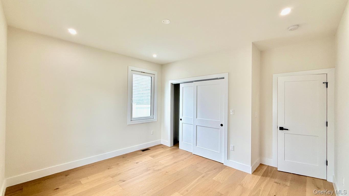 60 Periwinkle Road, Levittown, NY 11756