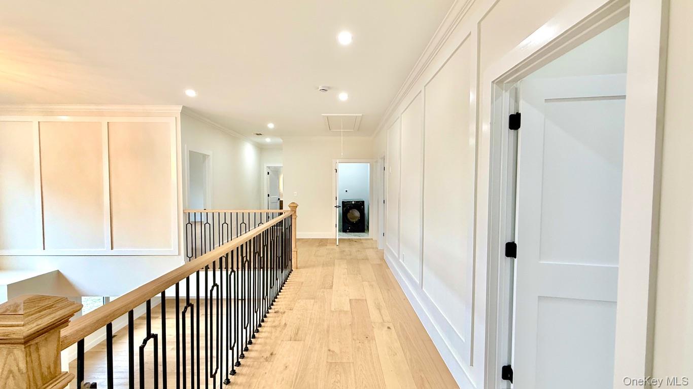 60 Periwinkle Road, Levittown, NY 11756