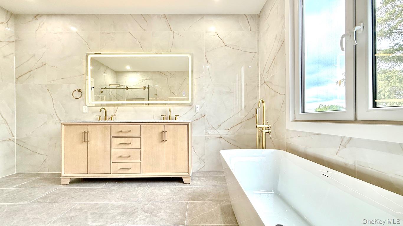 60 Periwinkle Road, Levittown, NY 11756