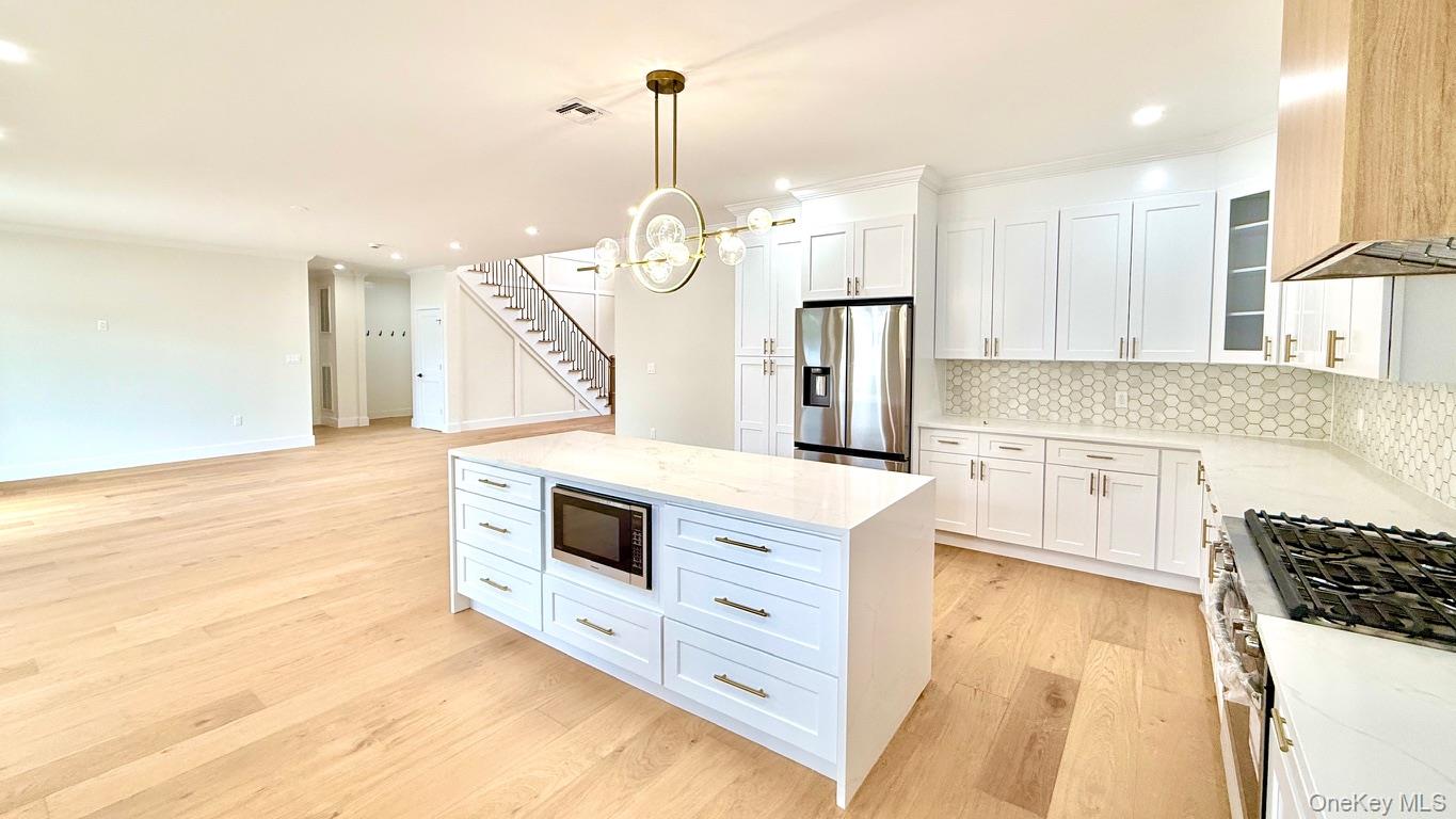 60 Periwinkle Road, Levittown, NY 11756