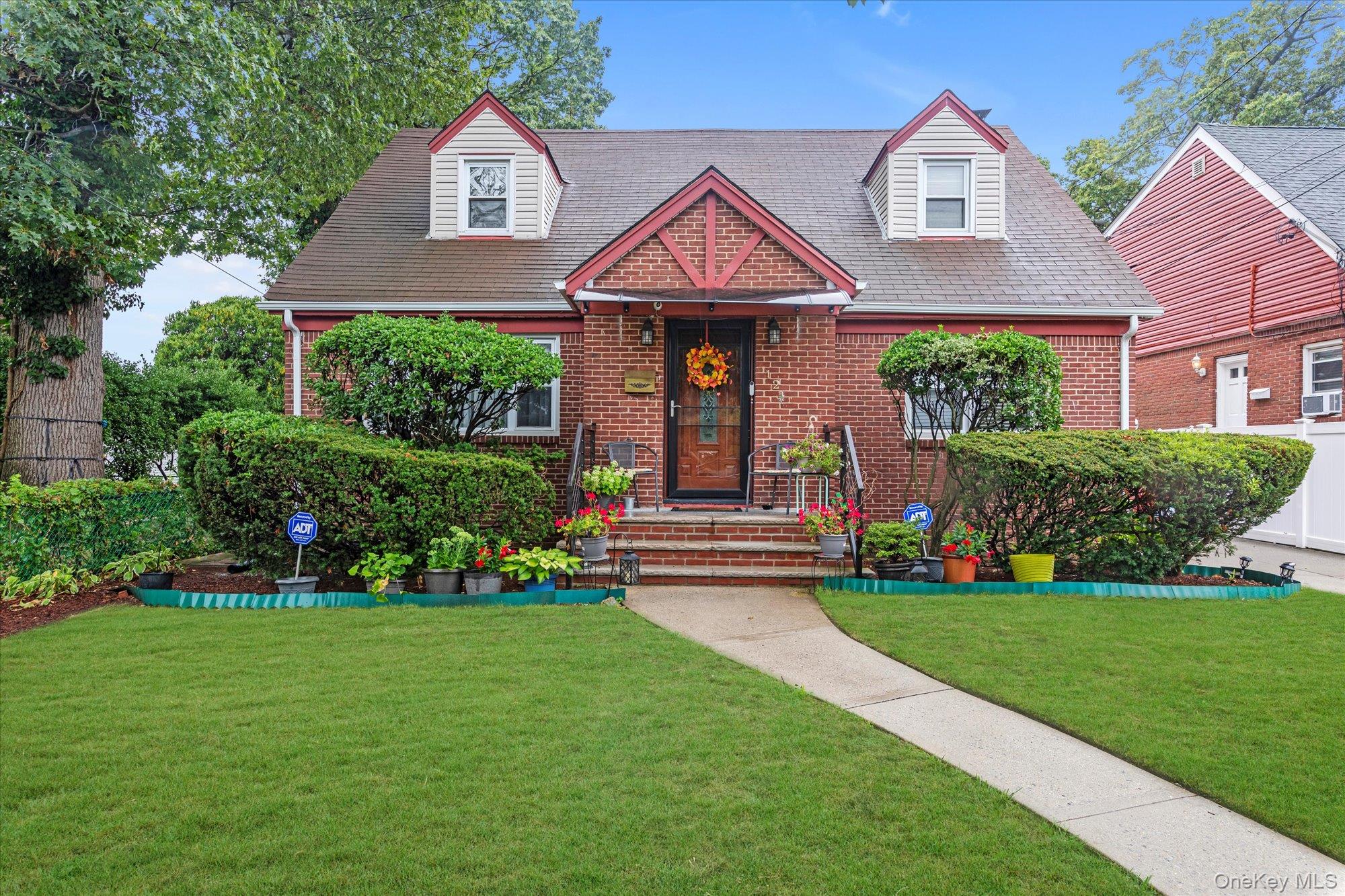 124 Beech Street, Valley Stream, NY 11580