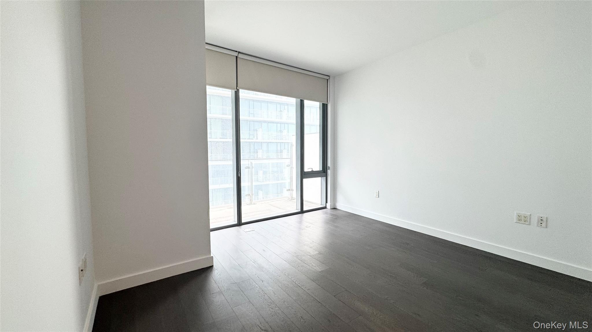 131-05 40th Road # 17M, Flushing, NY 11354