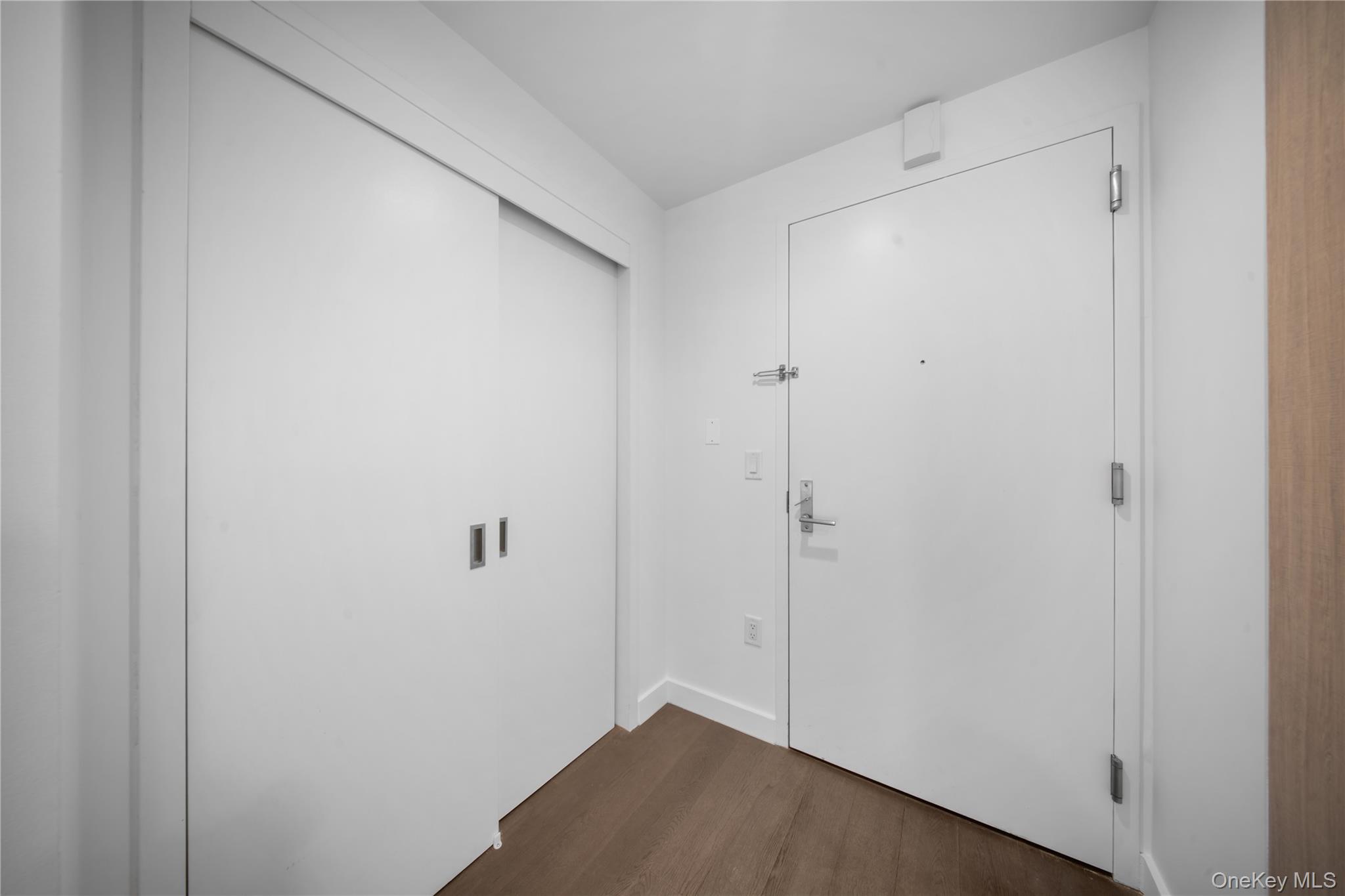 131-05 40th Road # 17M, Flushing, NY 11354