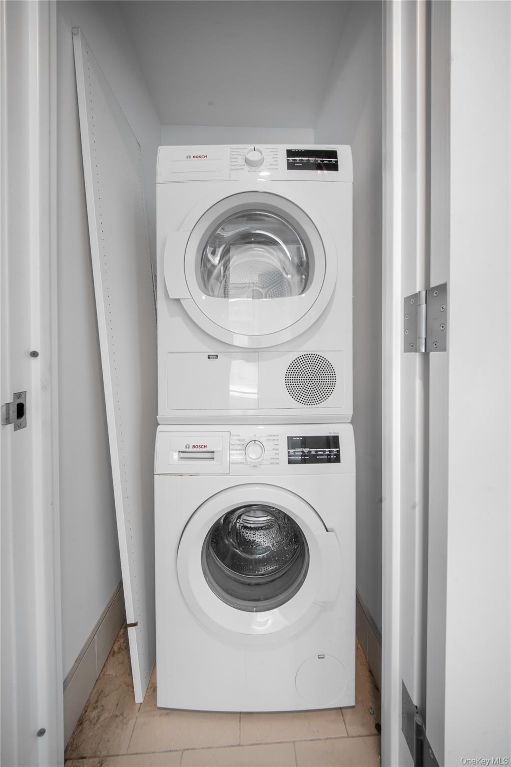 131-05 40th Road # 17M, Flushing, NY 11354