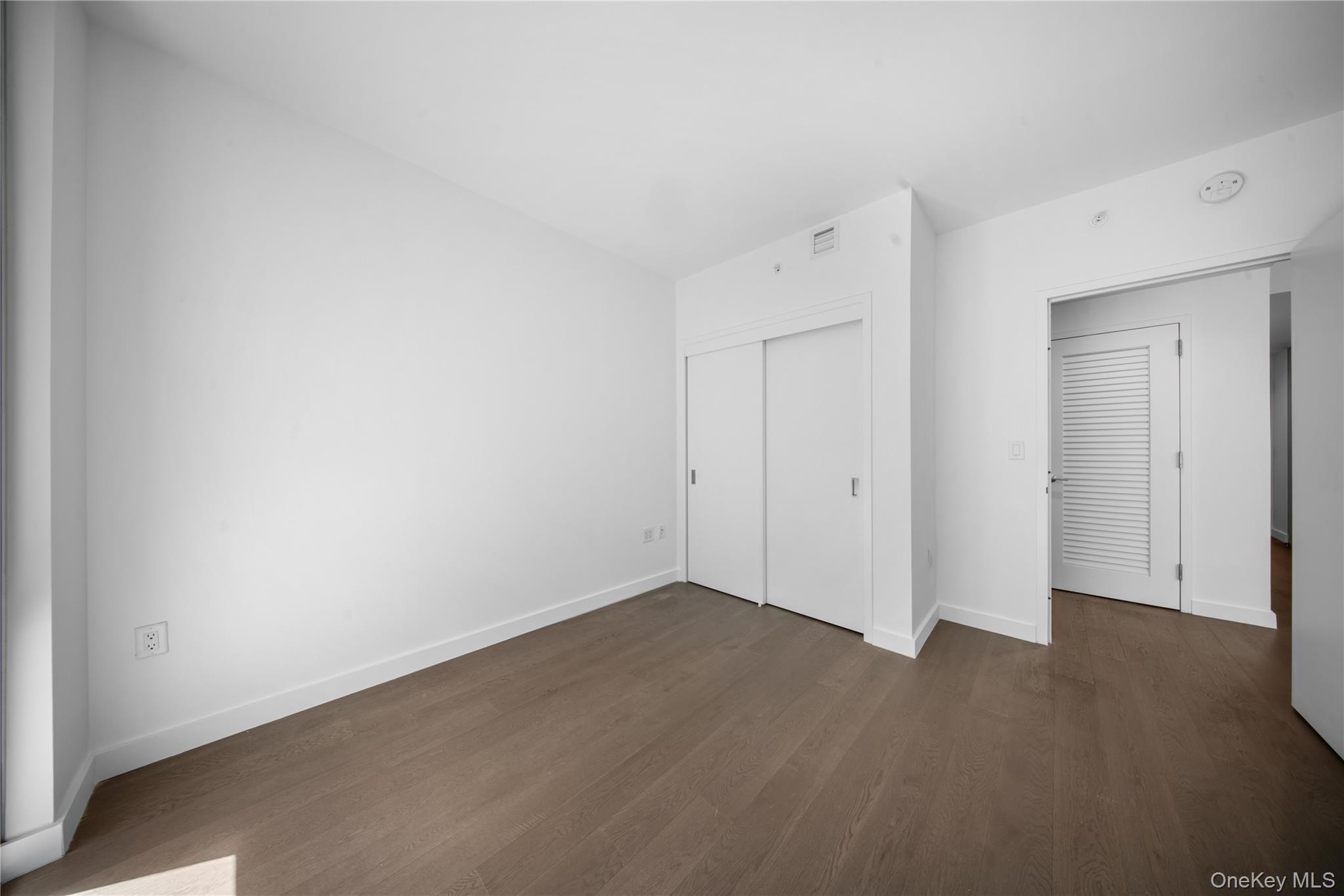 131-05 40th Road # 17M, Flushing, NY 11354