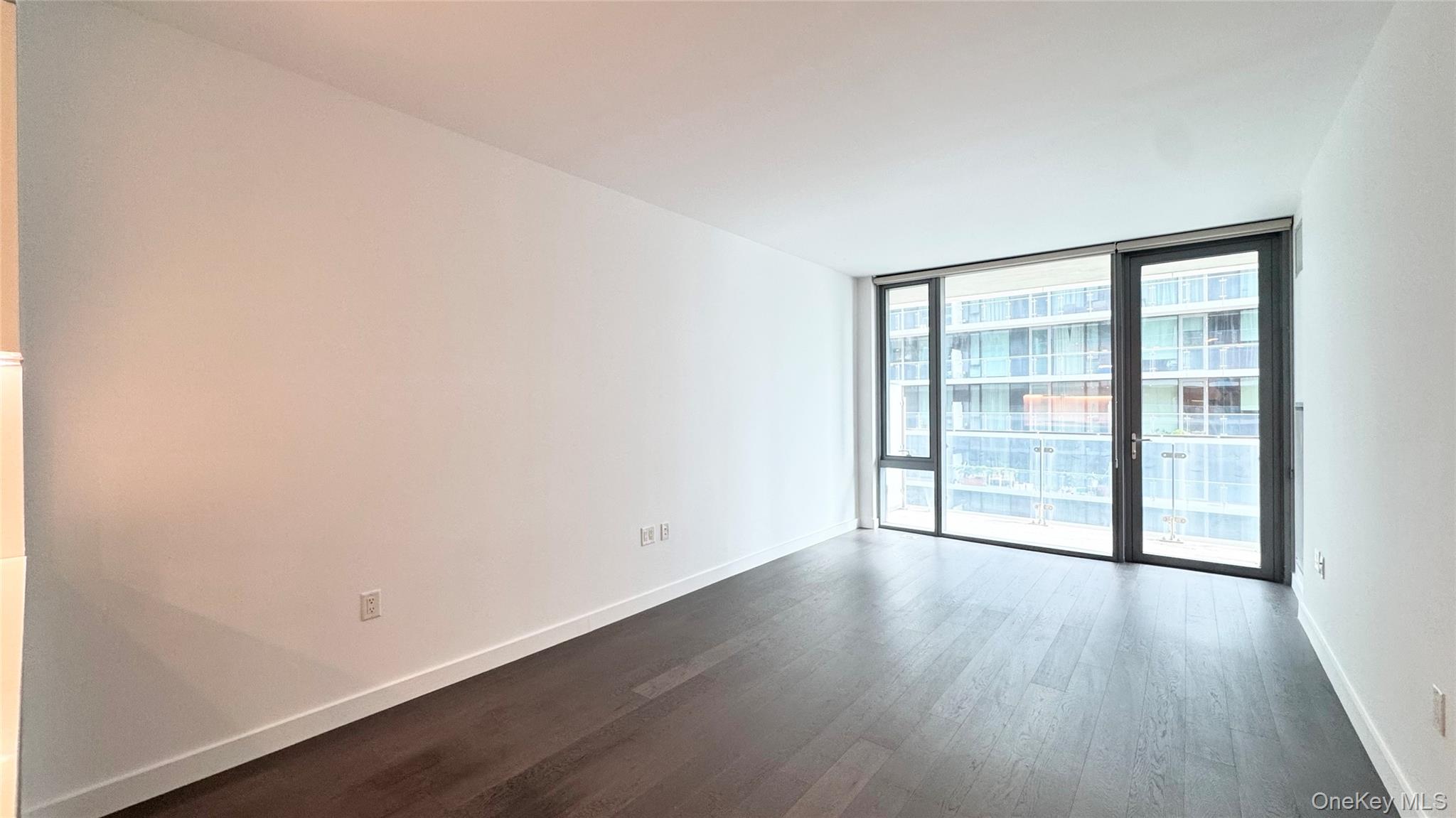 131-05 40th Road # 17M, Flushing, NY 11354