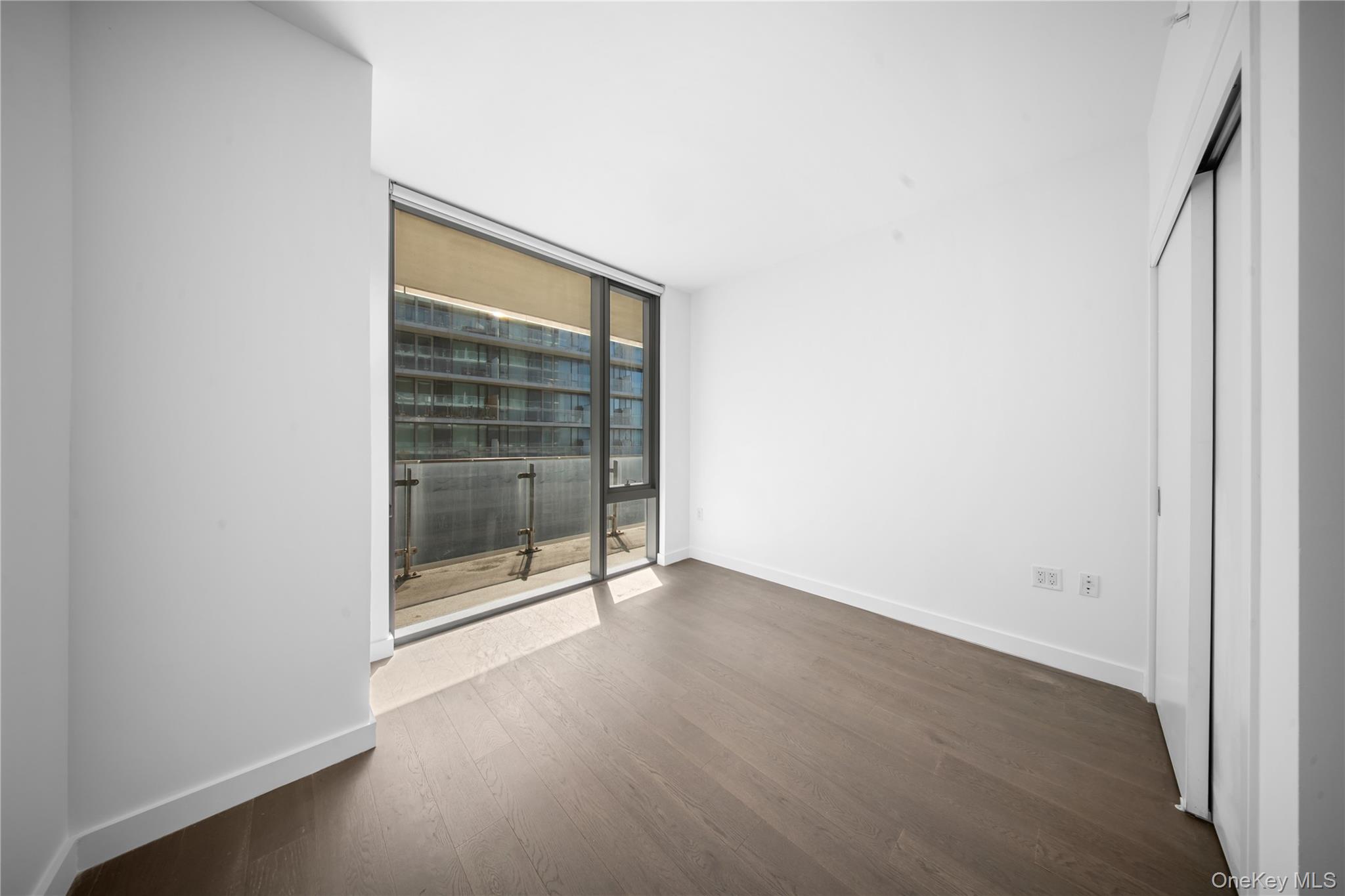 131-05 40th Road # 17M, Flushing, NY 11354