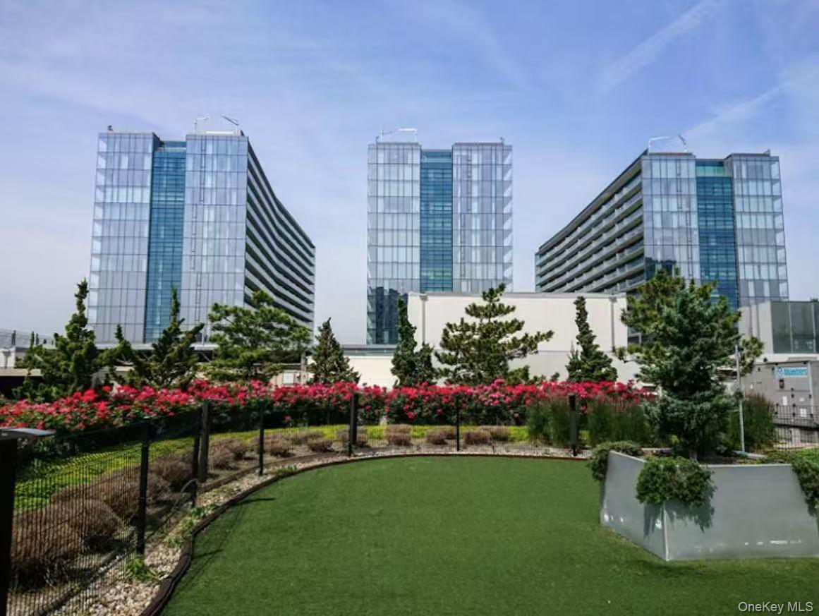 131-05 40th Road # 17M, Flushing, NY 11354