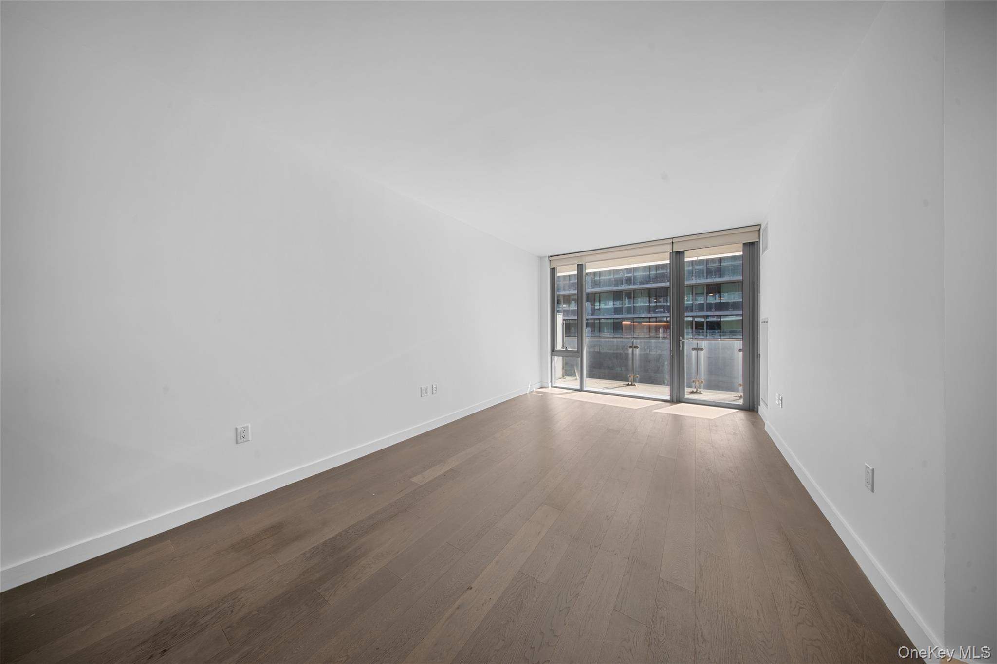 131-05 40th Road # 17M, Flushing, NY 11354