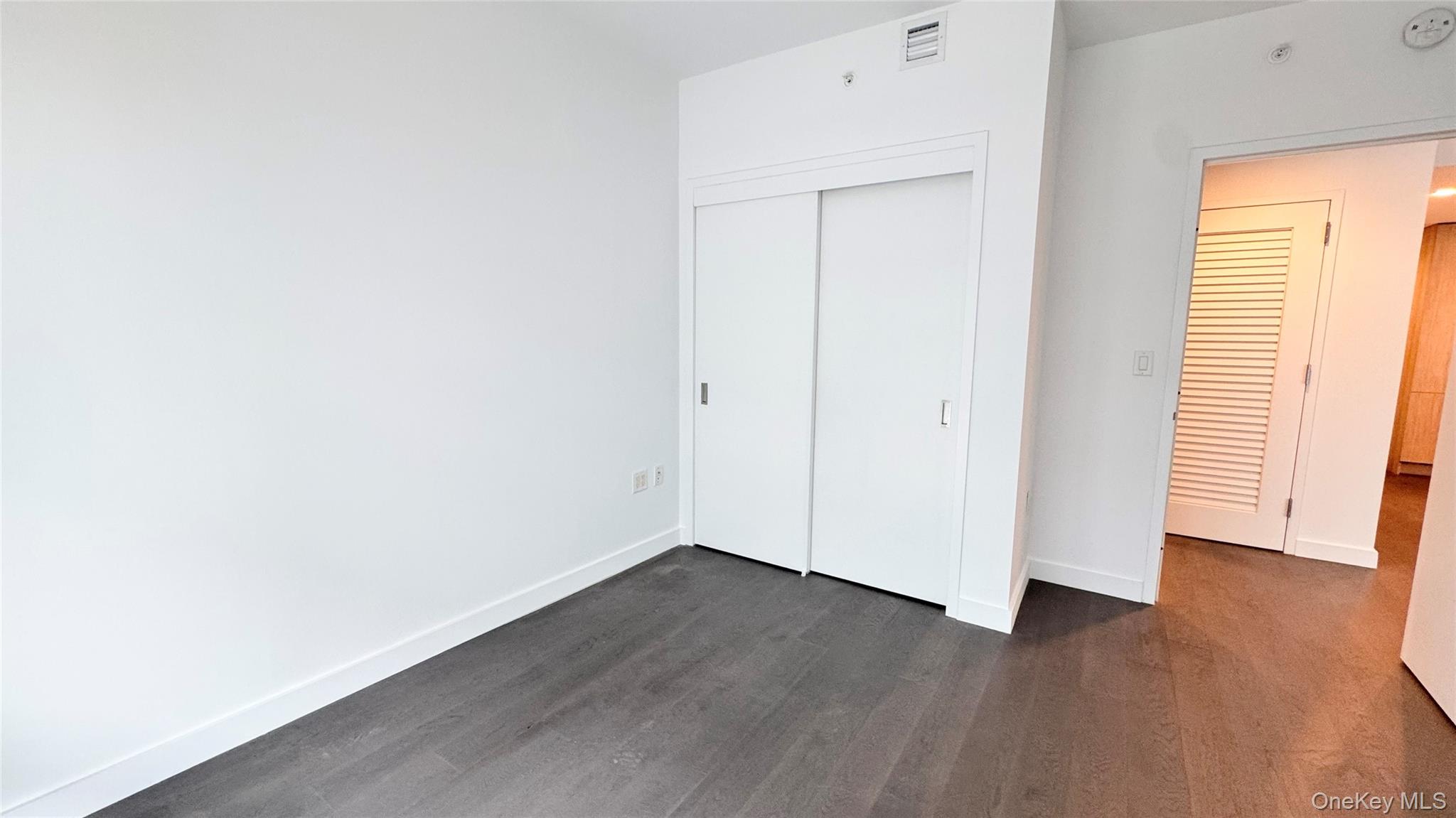 131-05 40th Road # 17M, Flushing, NY 11354