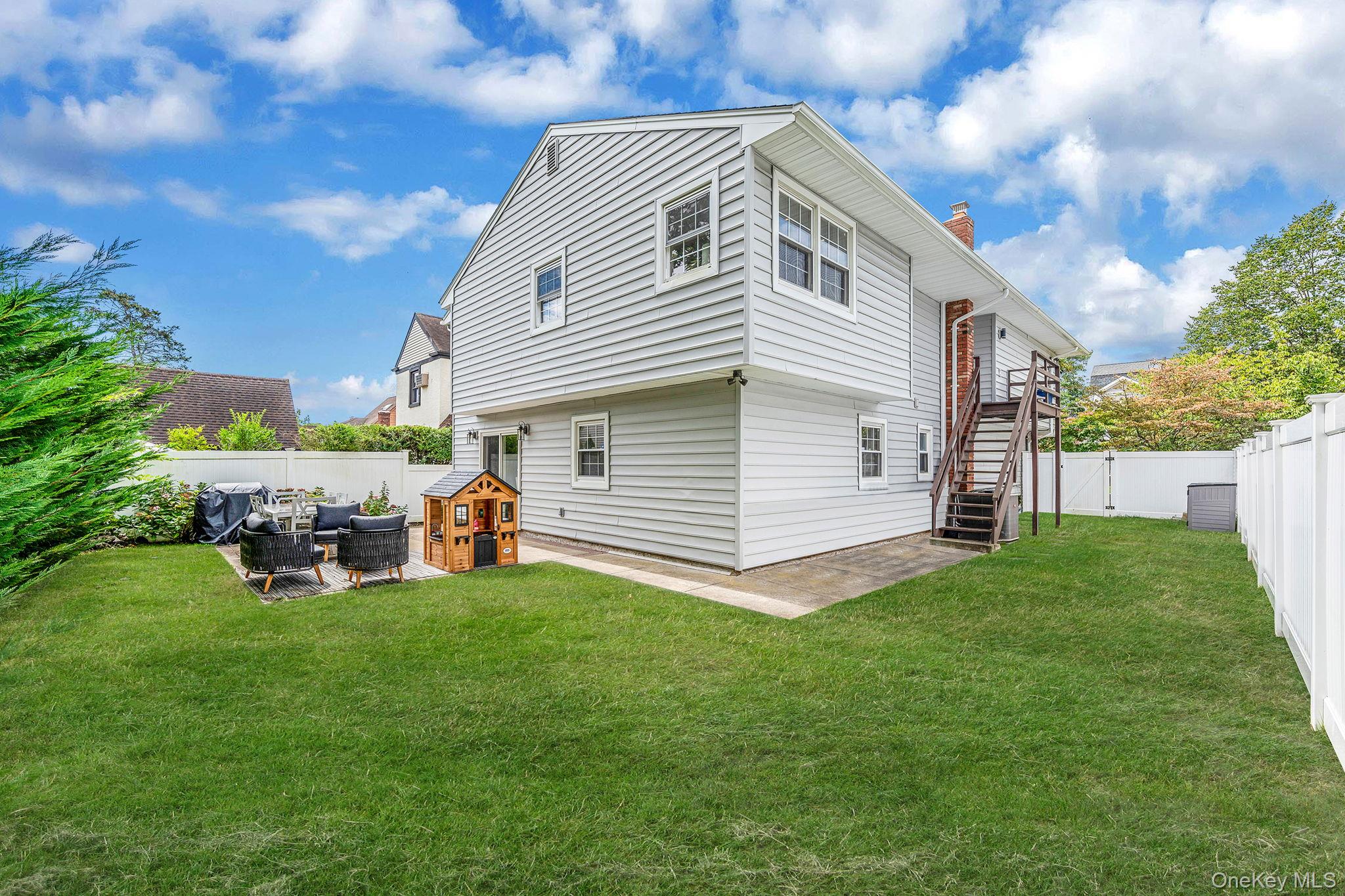 16A Murdock Road, East Rockaway, NY 11518