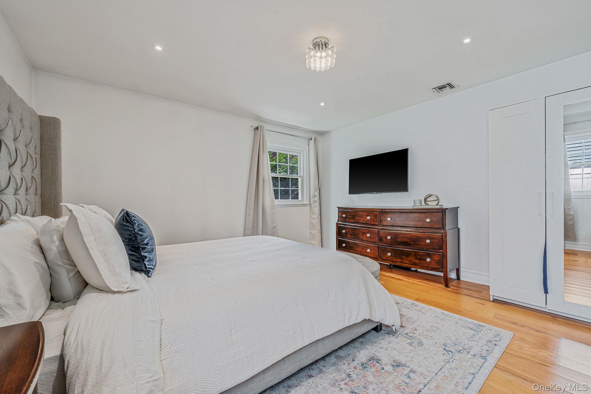 16A Murdock Road, East Rockaway, NY 11518