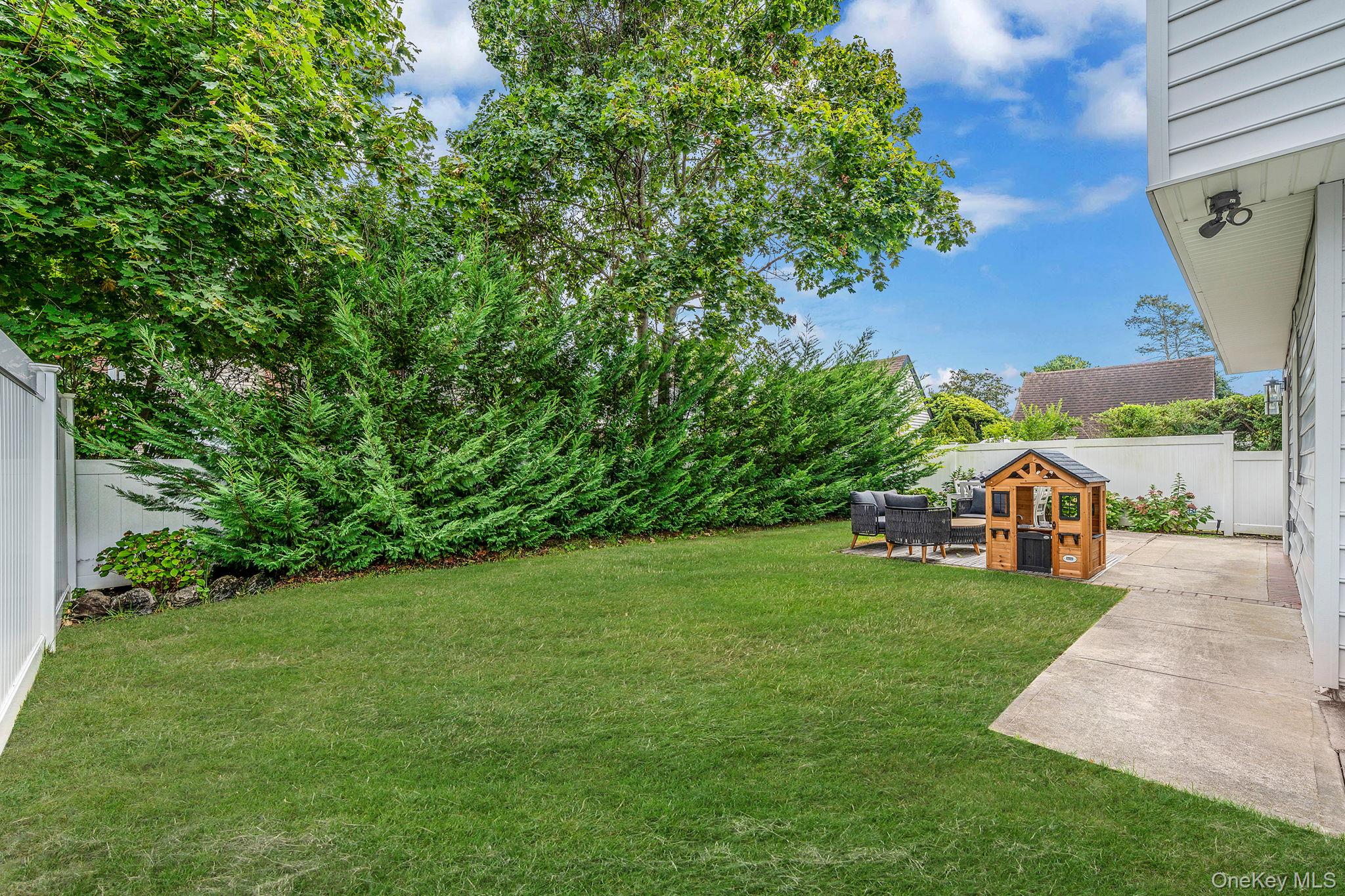 16A Murdock Road, East Rockaway, NY 11518