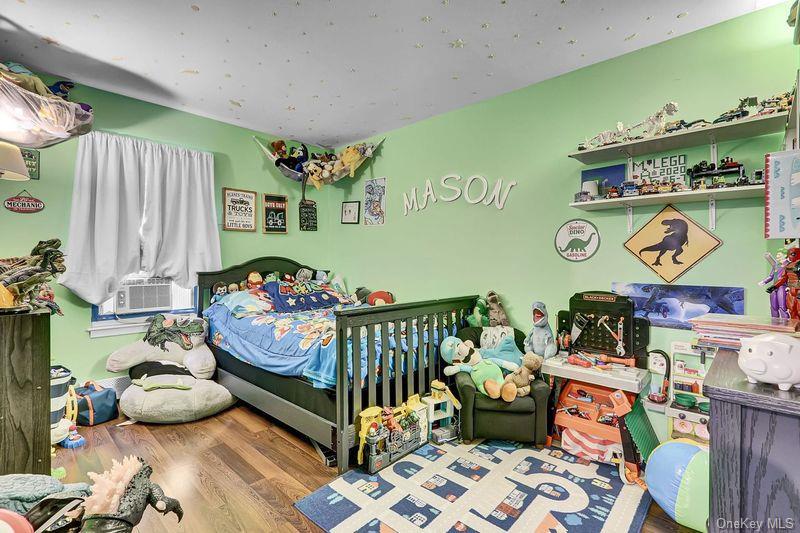 500 Boxwood Drive, Shirley, NY 11967